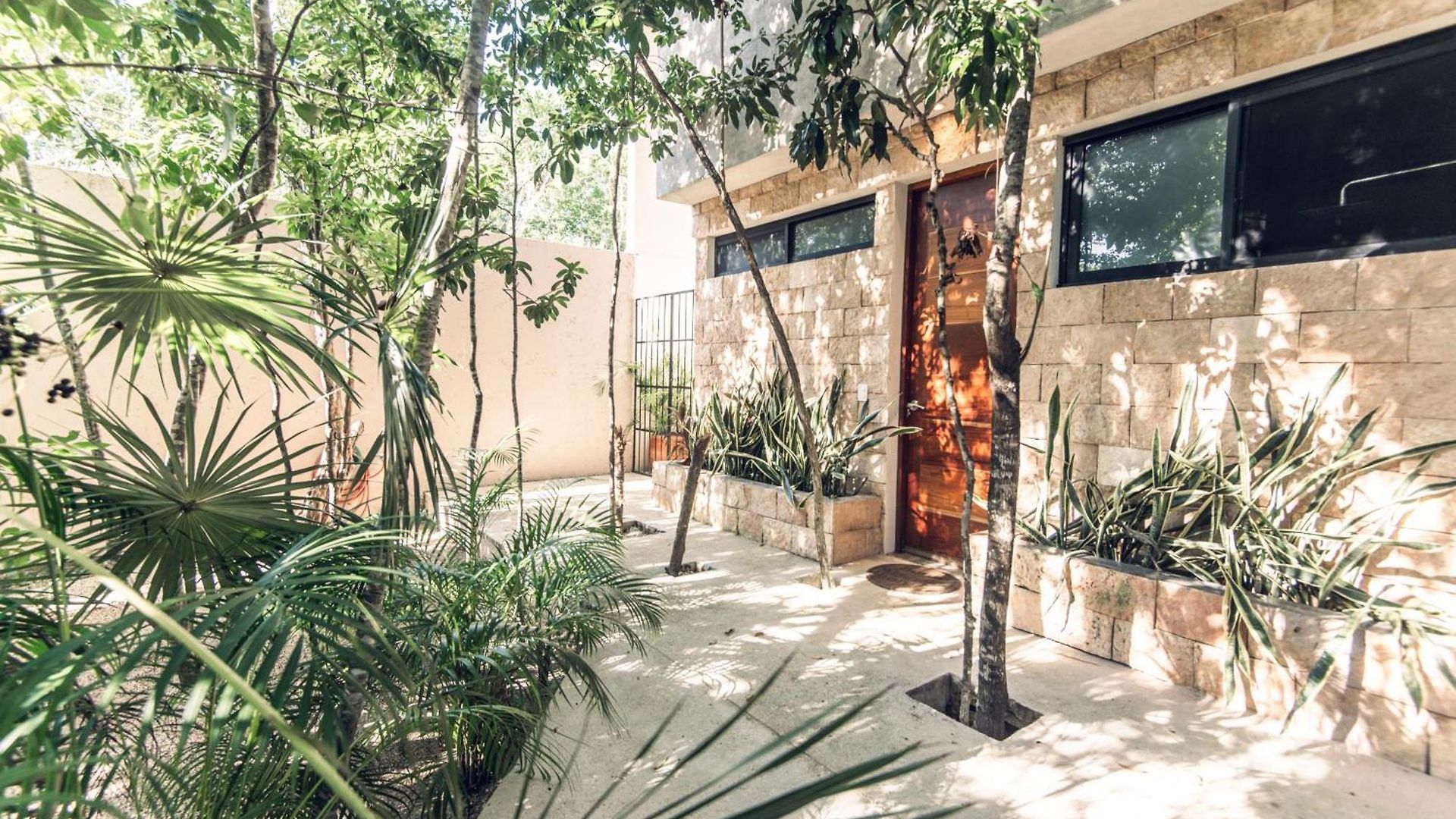 Nomad Humans Coliving Apartment Tulum