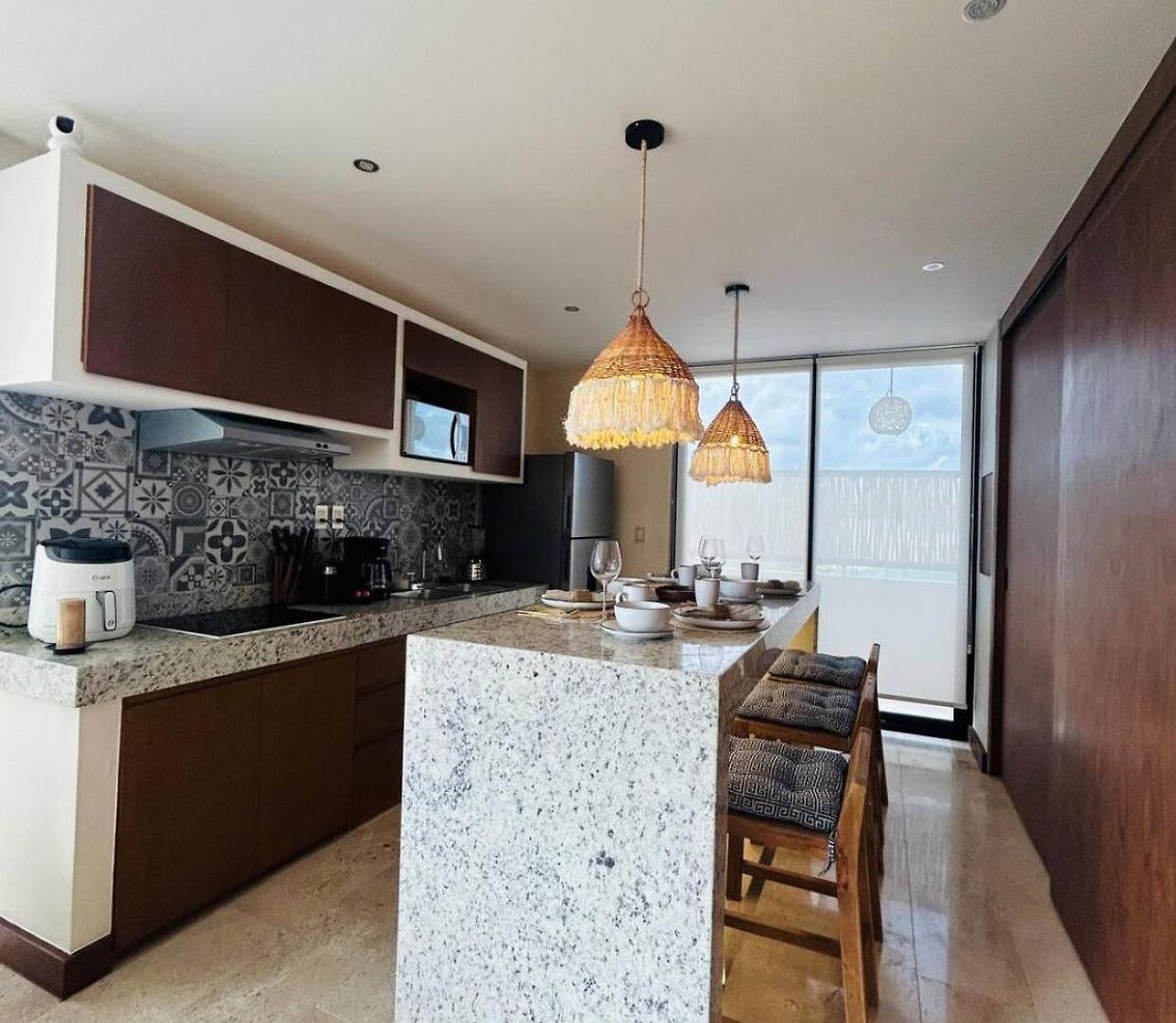 New Large Luxurious 1 Bedroom, 1 Bathroom In *