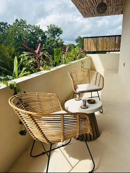 Apartment New Large Luxurious 1 Bedroom, 1 Bathroom In