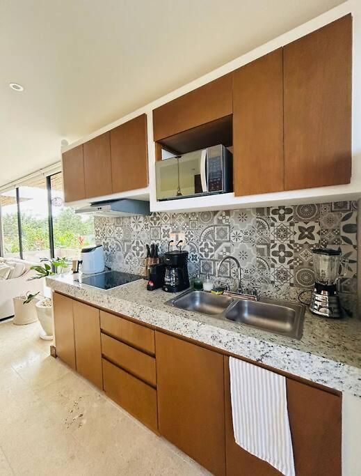 New Large Luxurious 1 Bedroom, 1 Bathroom In Tulum