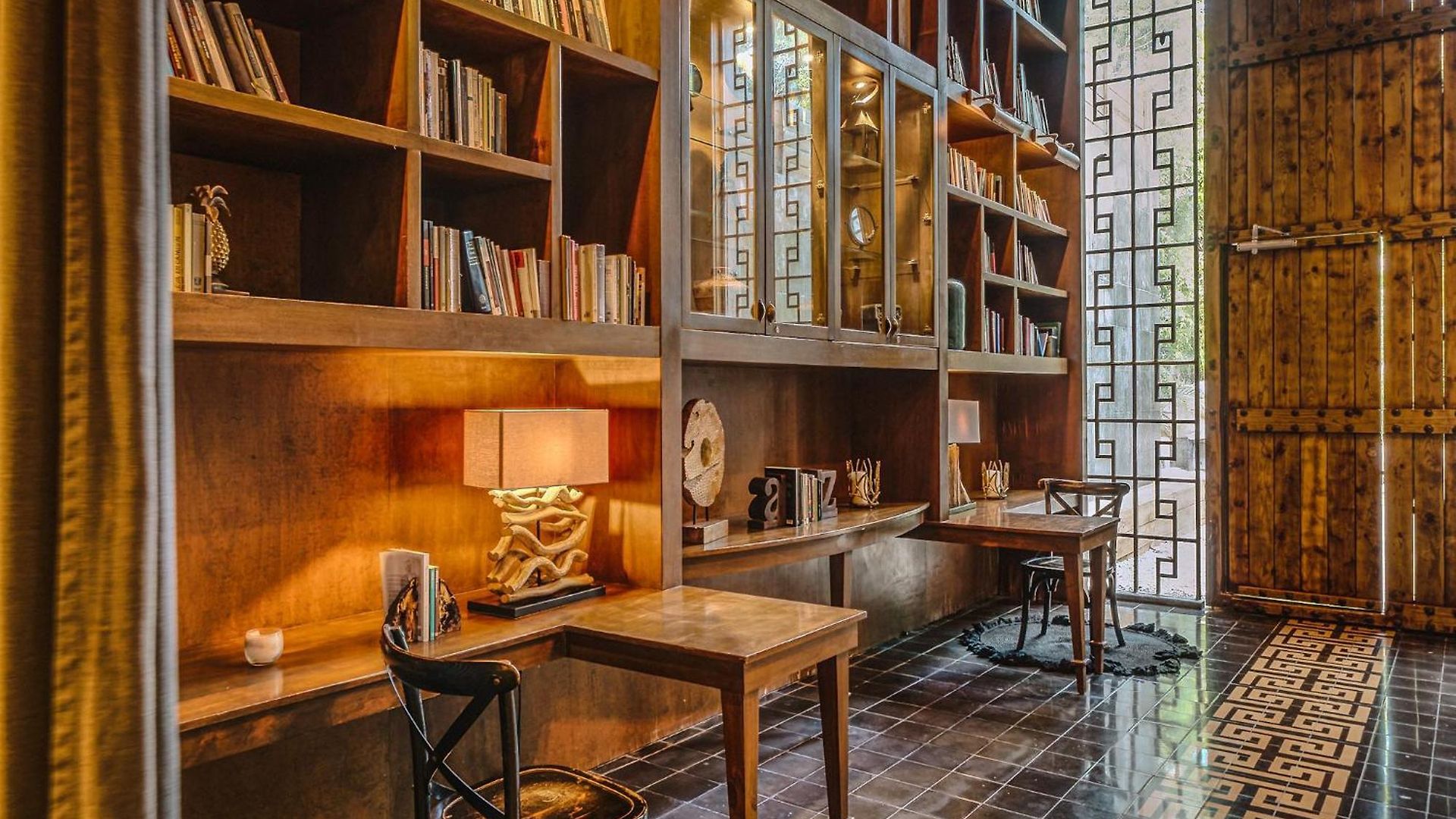 Art Design Loft With Pool, Big Gym, Spa, Hot Tub