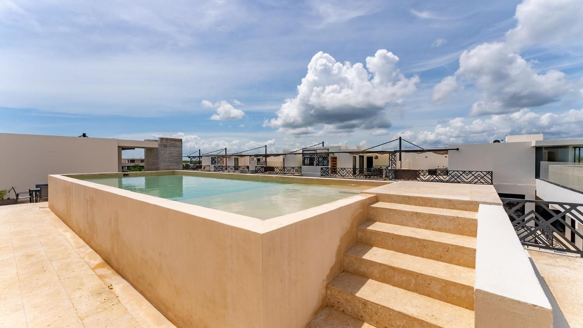 Stylish 2br Penthhouse, Private Terrace, Grill And Pool