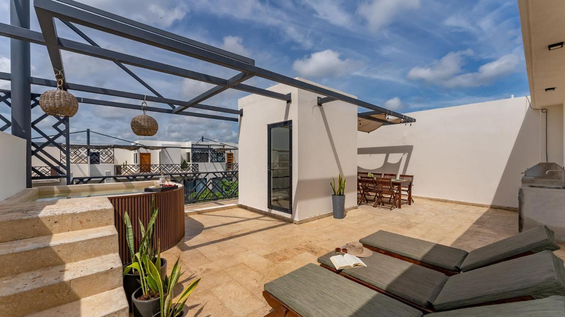 Stylish 2br Penthhouse, Private Terrace, Grill And Pool Apartment *