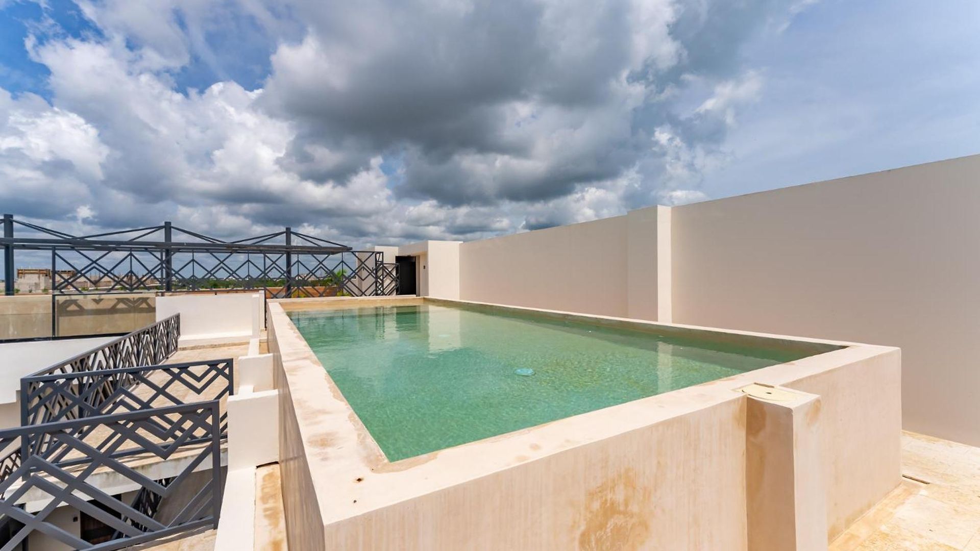 Apartment Stylish 2br Penthhouse, Private Terrace, Grill And Pool