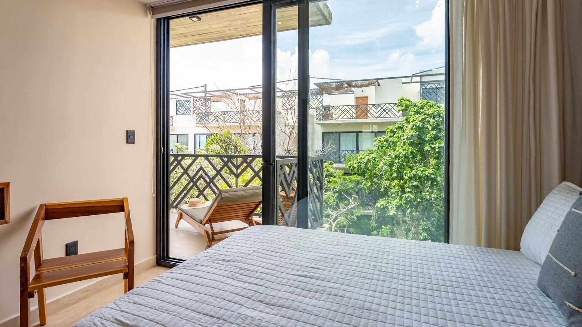 Apartment Stylish 2br Penthhouse, Private Terrace, Grill And Pool