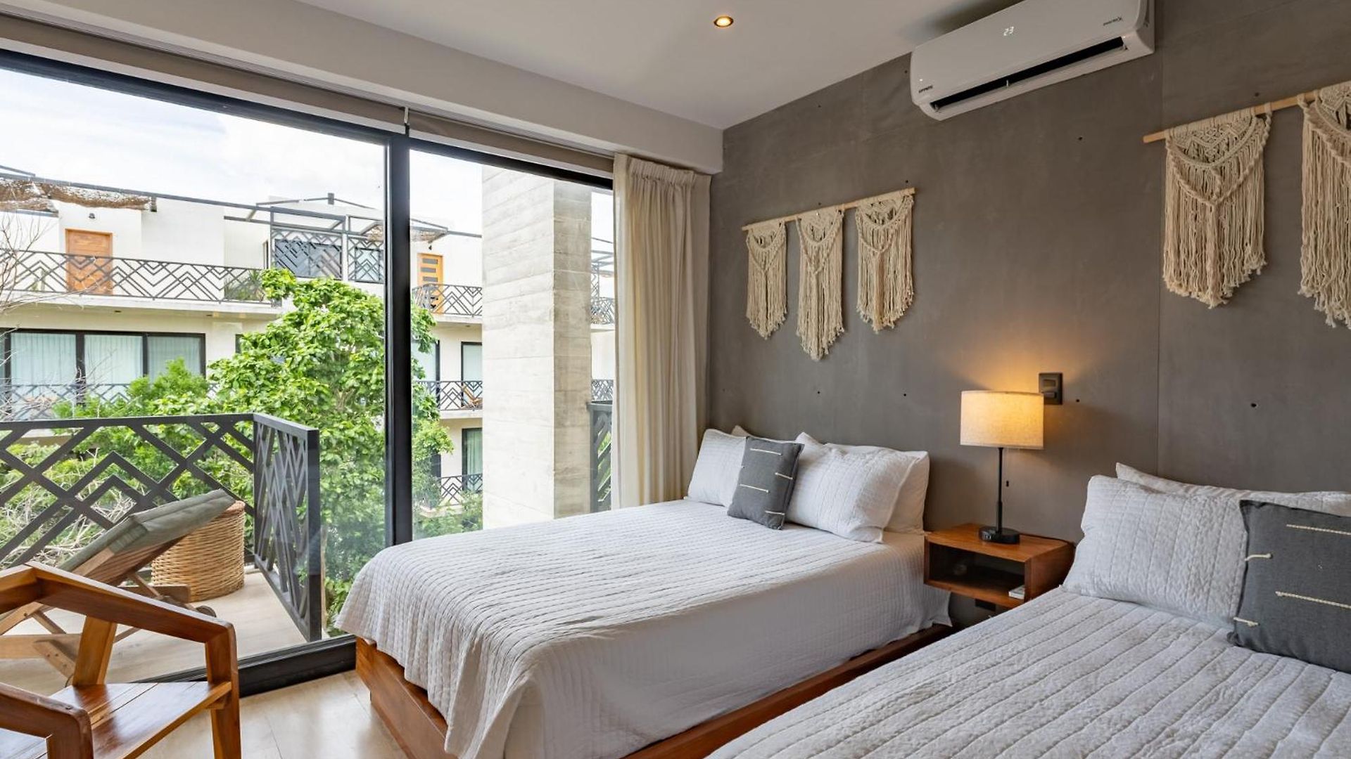 Stylish 2br Penthhouse, Private Terrace, Grill And Pool