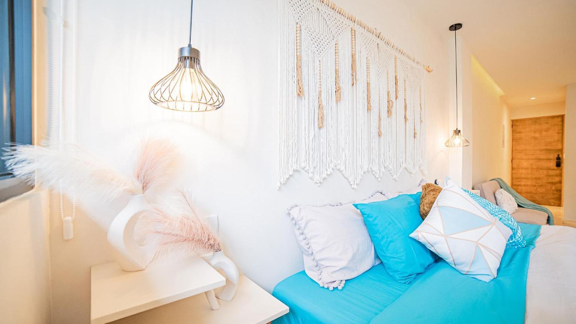 Crystal By Hotel *