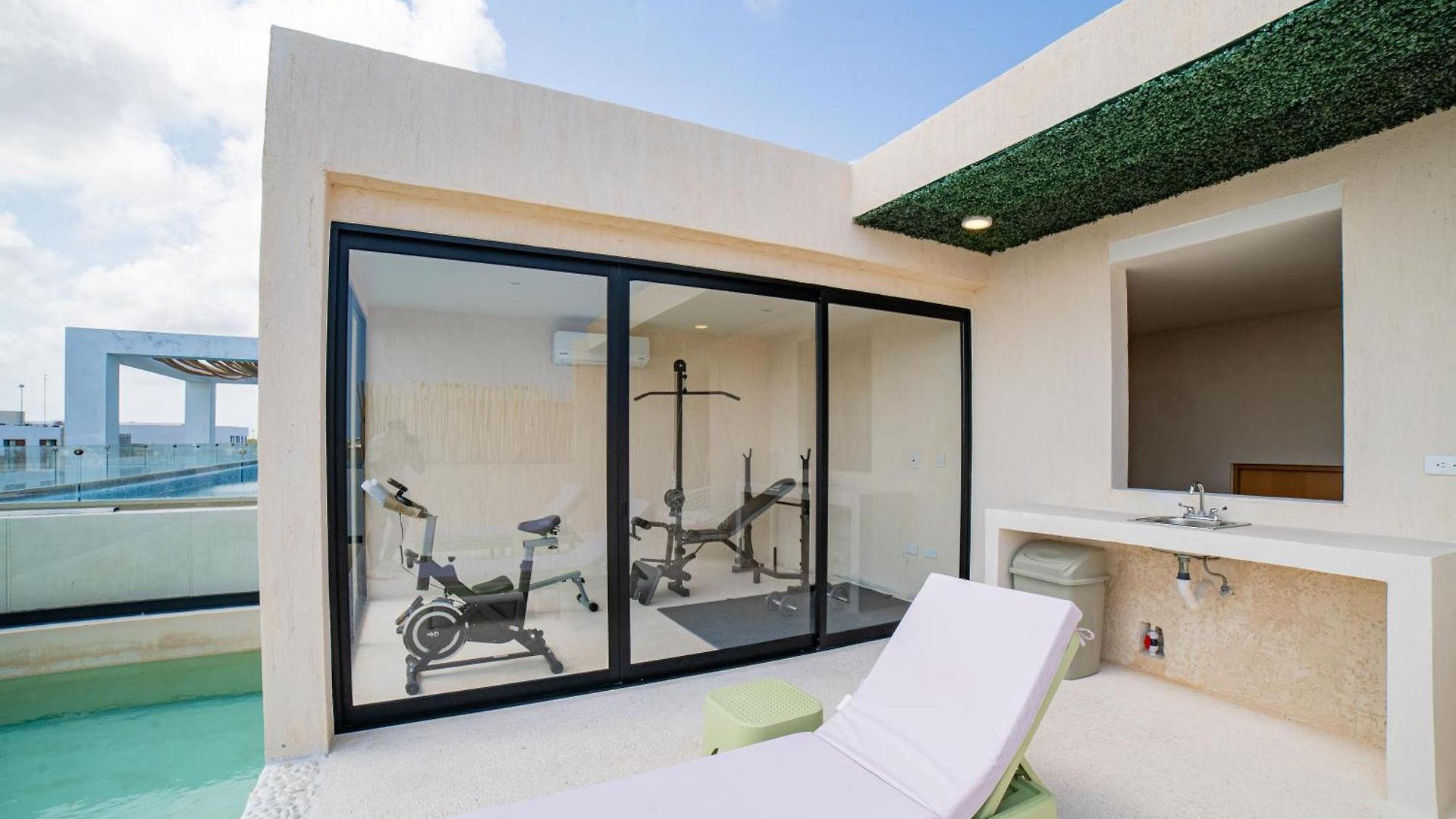 Crystal By Hotel