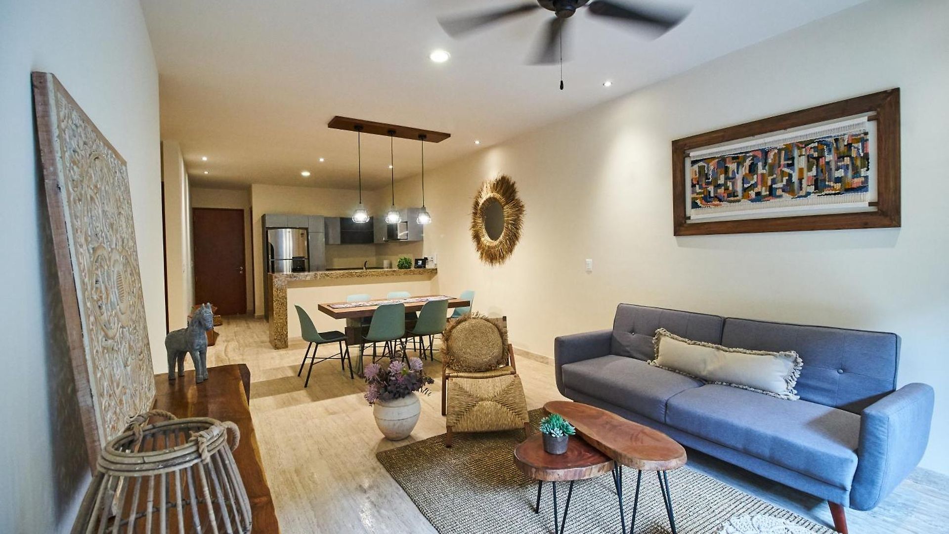 Luxury Poolside Gem With Pool, Jacuzzi & Gym