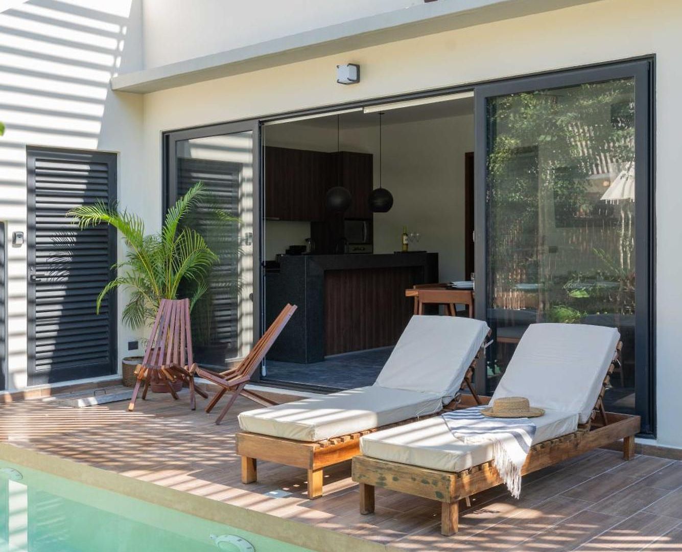 Asana Leaf Tulum