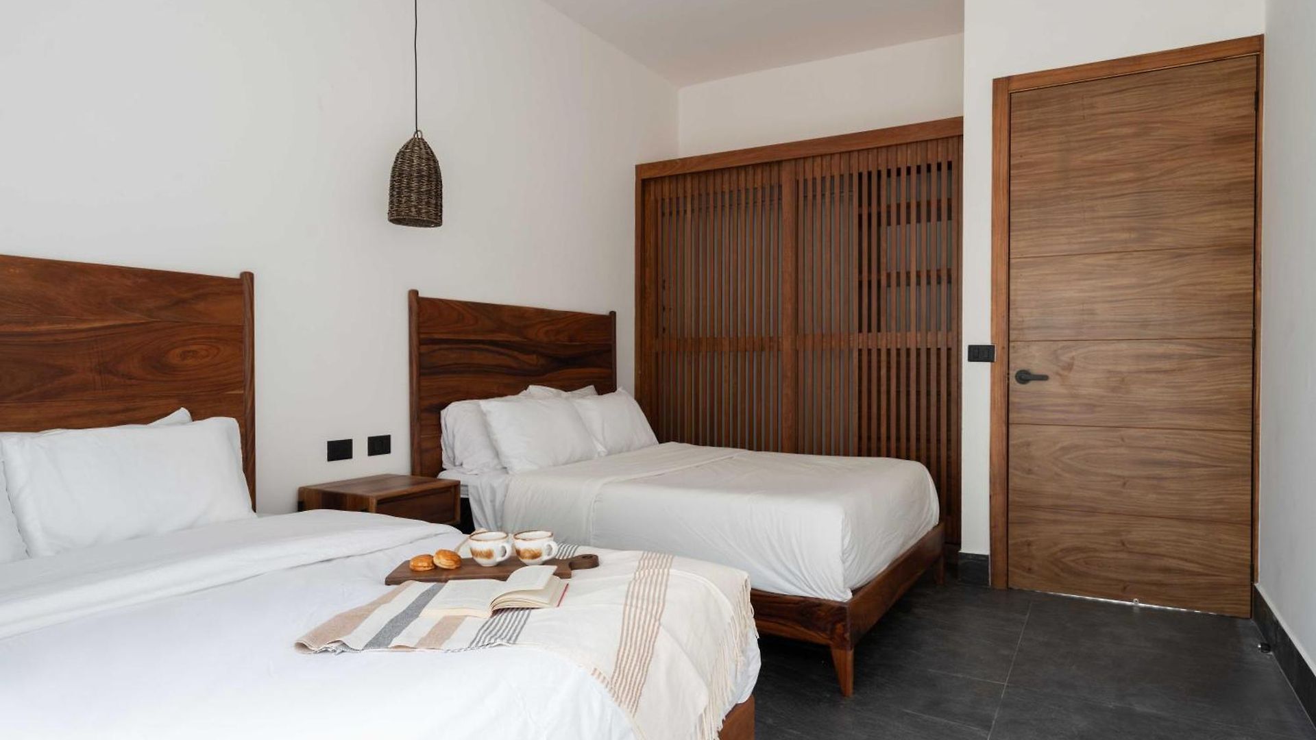 Villa Asana Leaf