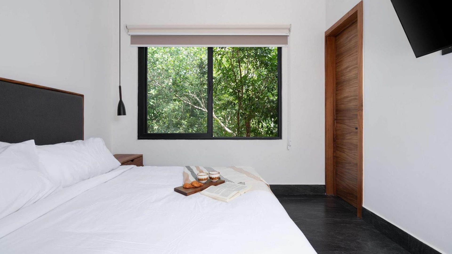 Asana Leaf Tulum