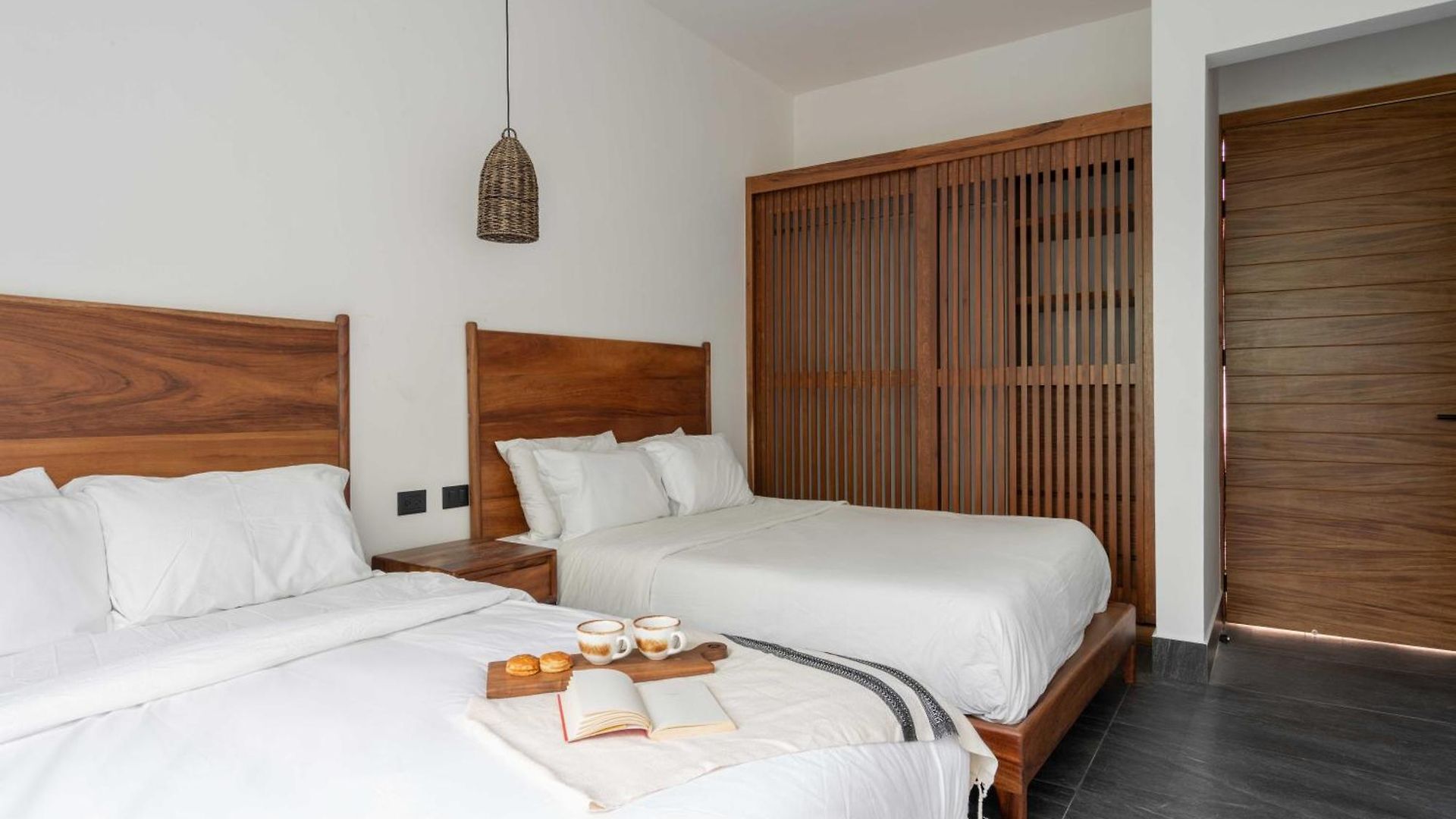 Villa Asana Leaf *