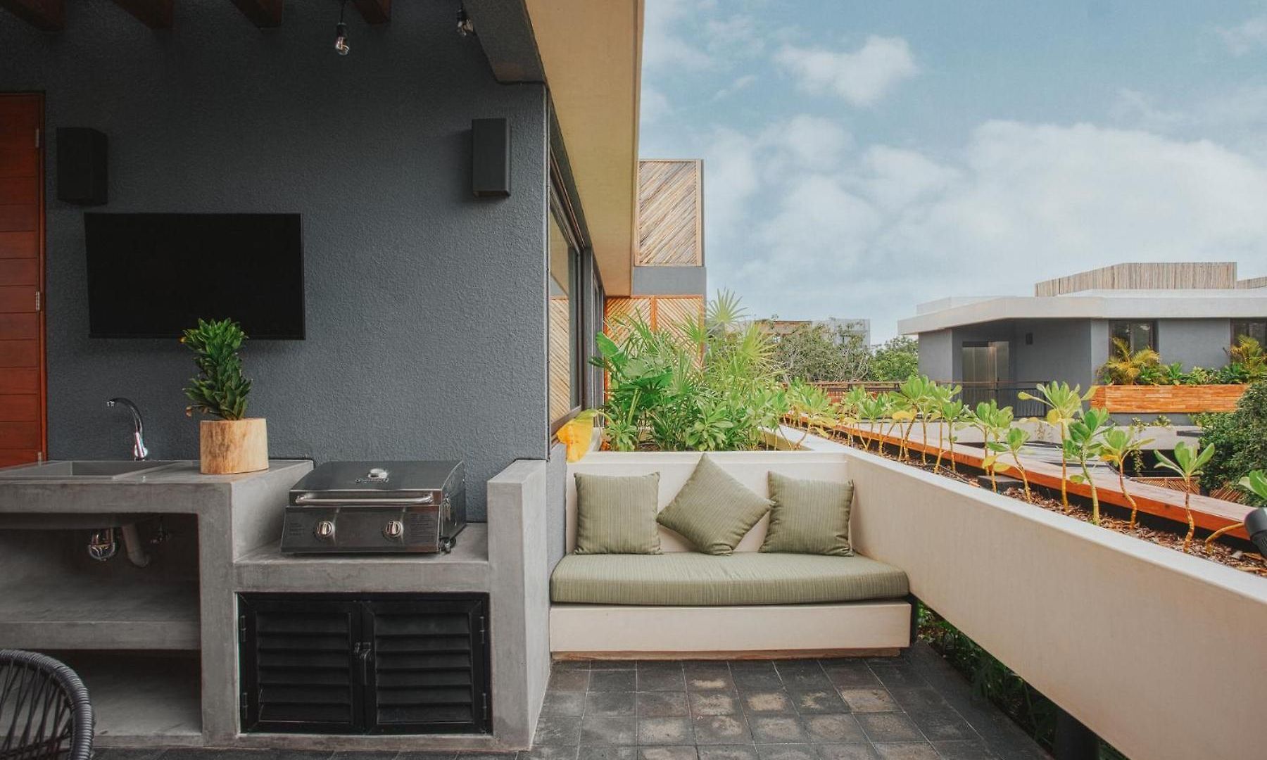 Divine 3br Ph Private Jacuzzi, Pools, Spa, Yoga Apartment Tulum