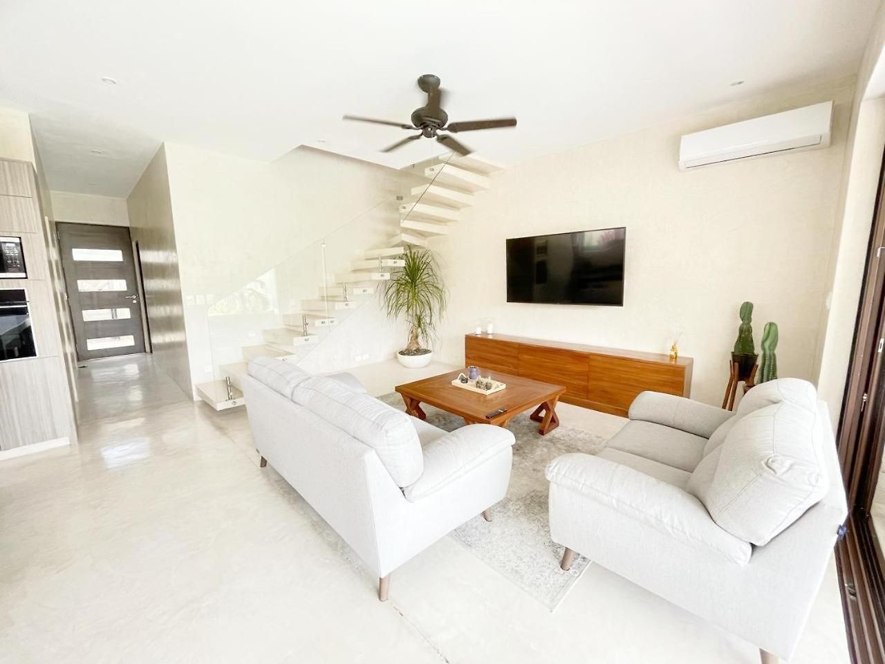 Villa Luxury House Tomanoa - 10pers - 4rooms - Pool - Hotjacuzzi - Speed Wifi -waterfall Tulum