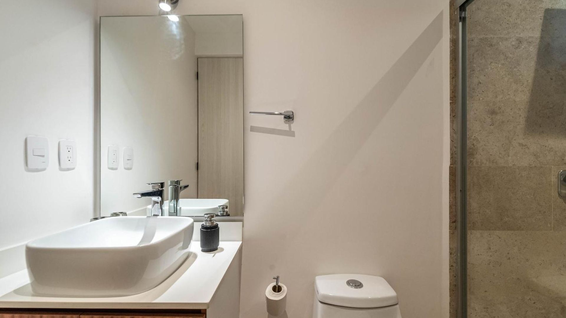 Bright 1 Bd With Balcony Holiday home *