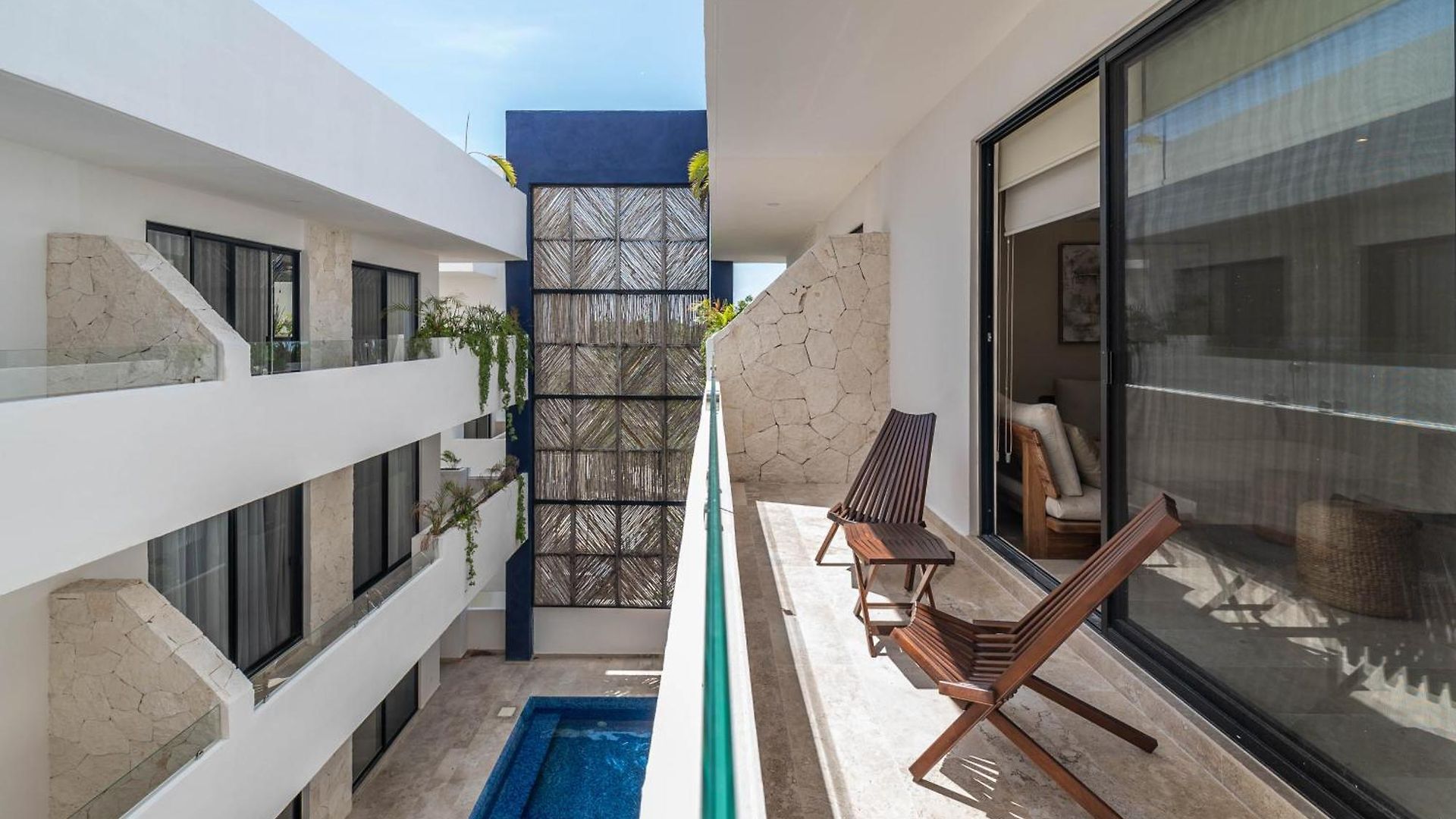 1 Bd With Balcony Gym Pool View * Tulum