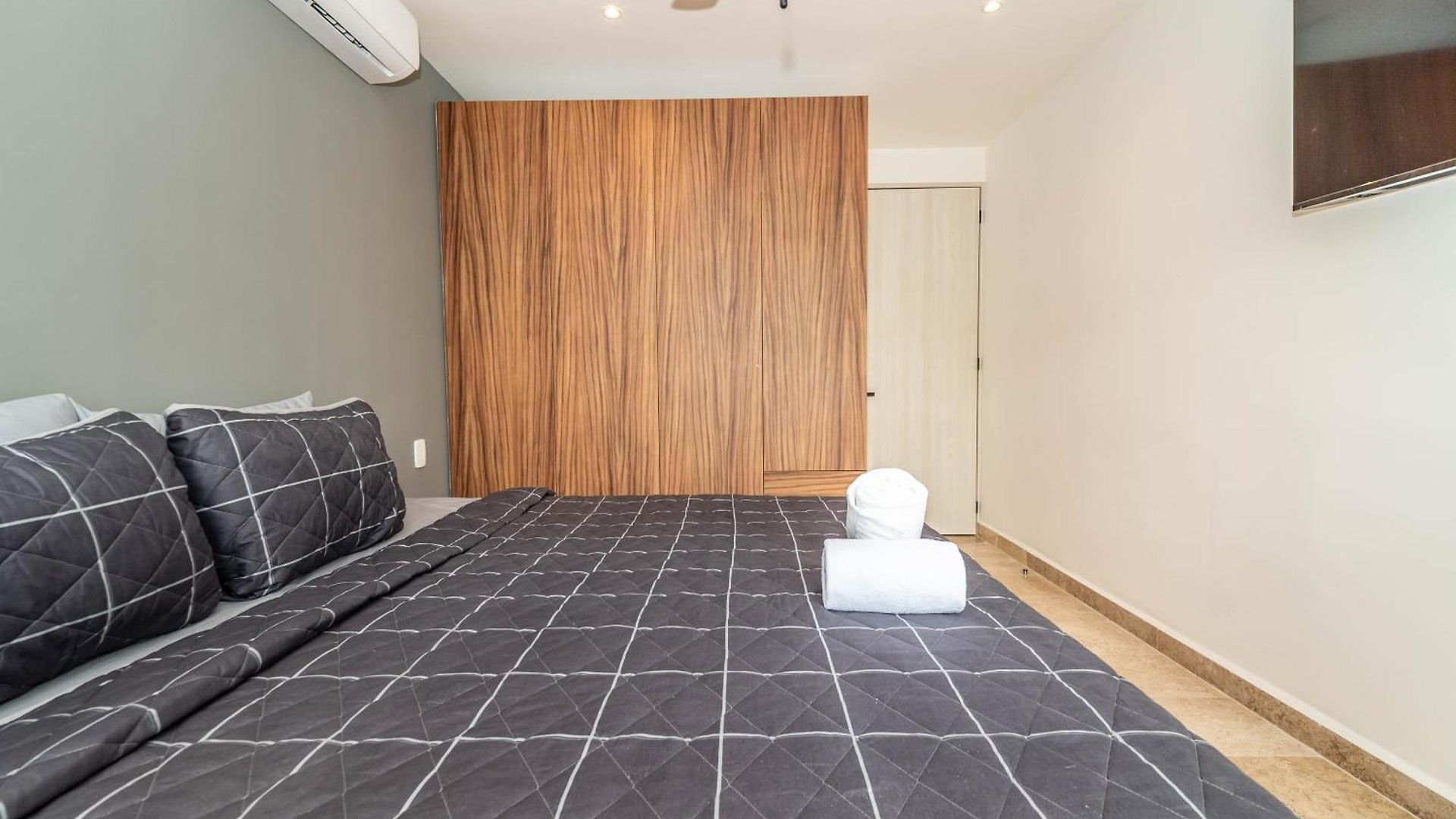2 Bd With Balcony Gym Rooftop Pool * Tulum