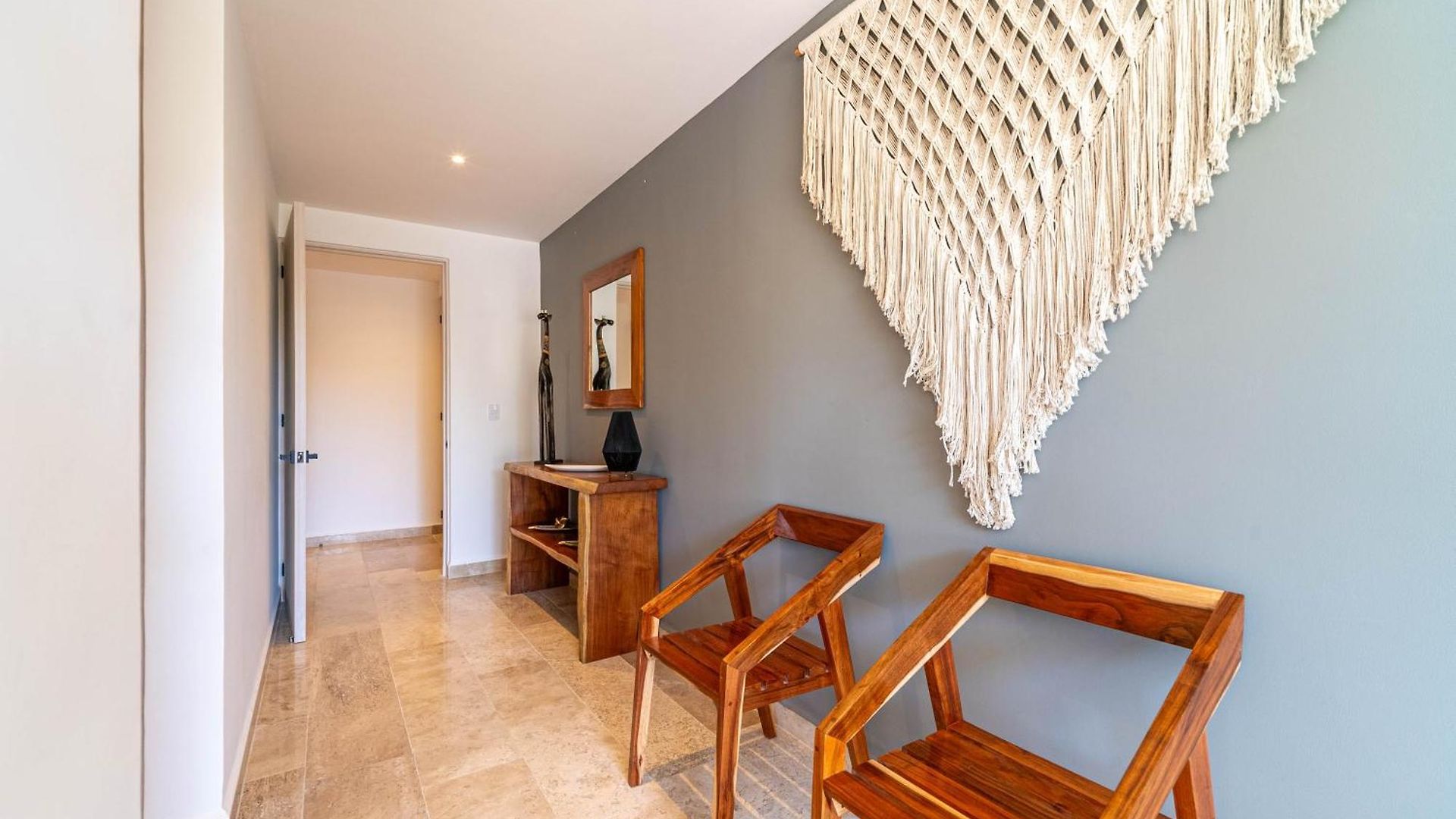 2 Bd With Balcony Gym Rooftop Pool