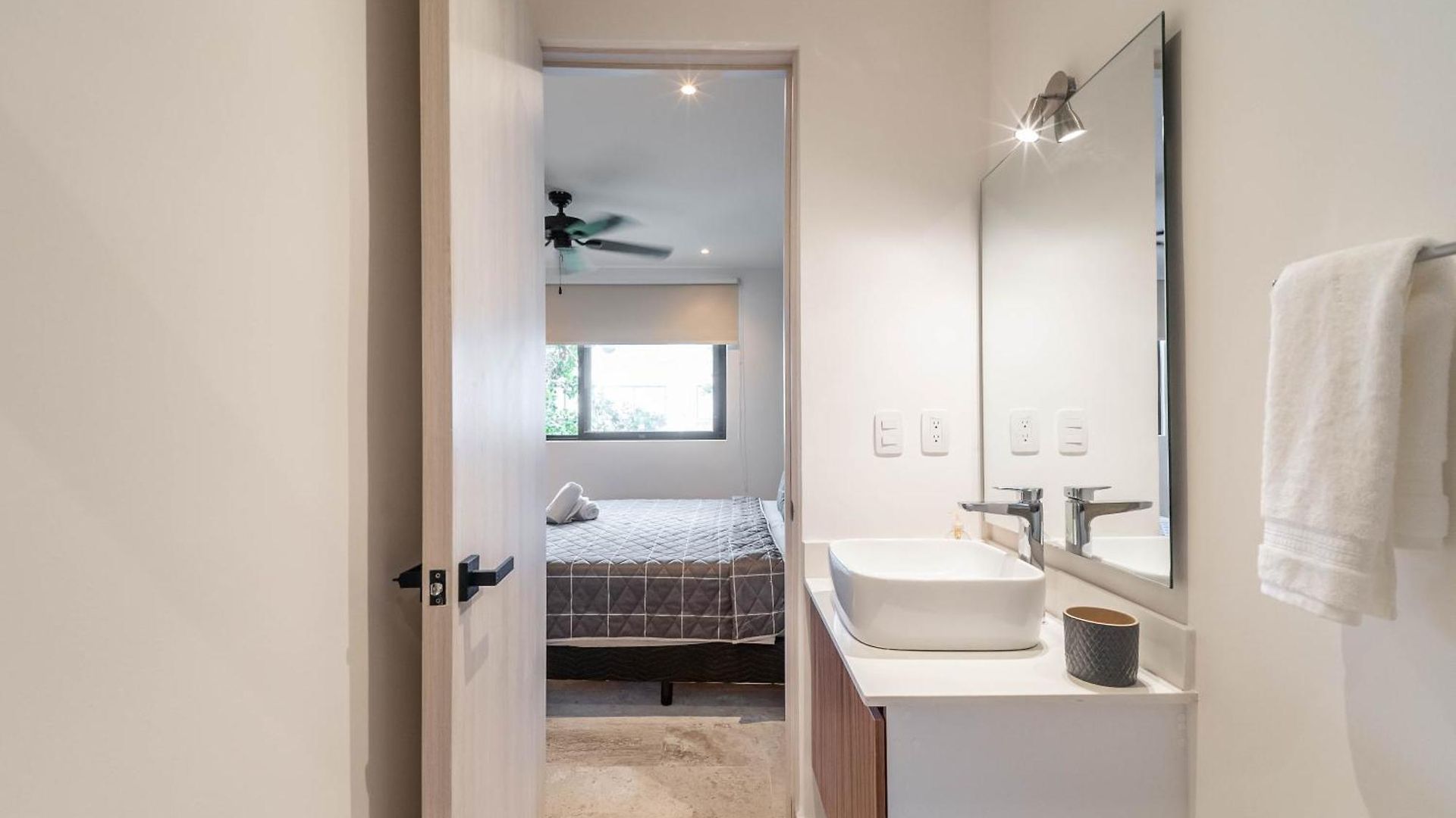 2 Bd With Balcony Gym Rooftop Pool Holiday home