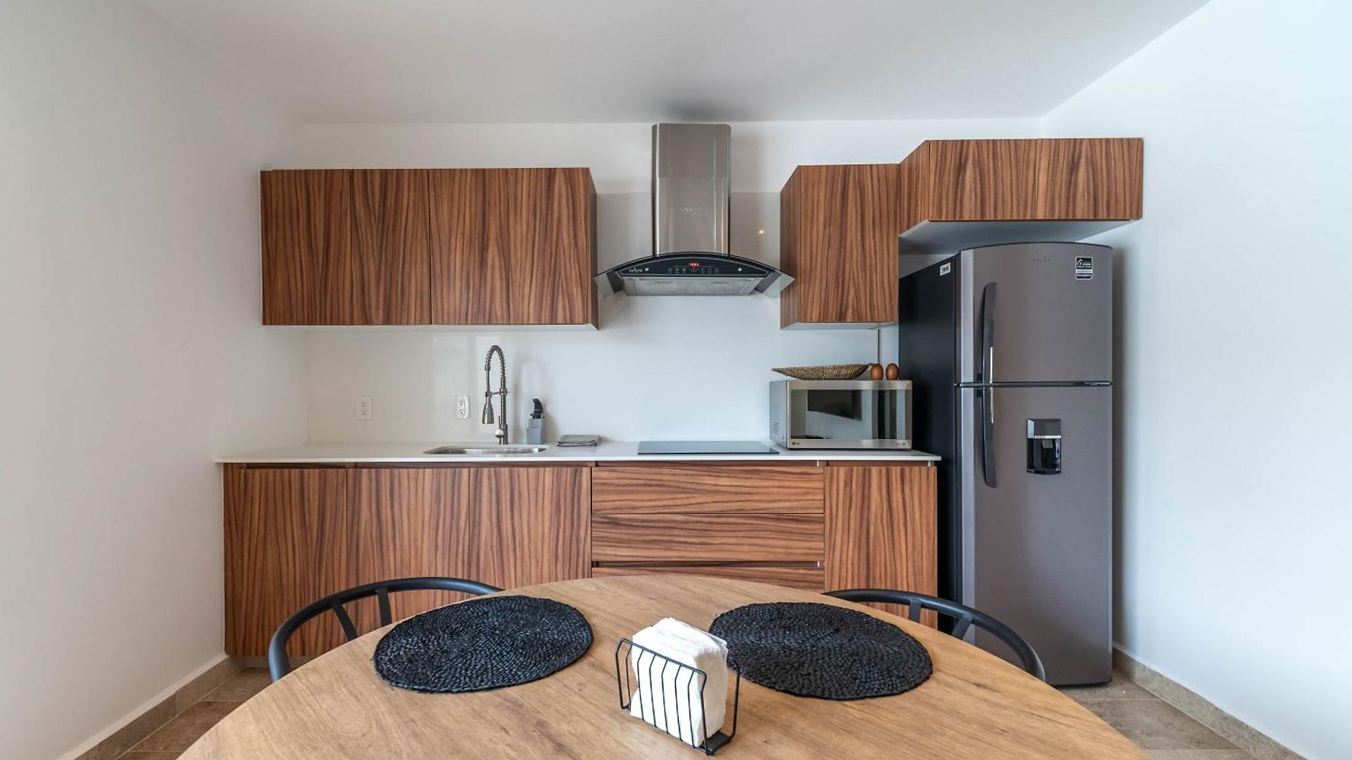 Bright 1 Bd With Balcony Holiday home