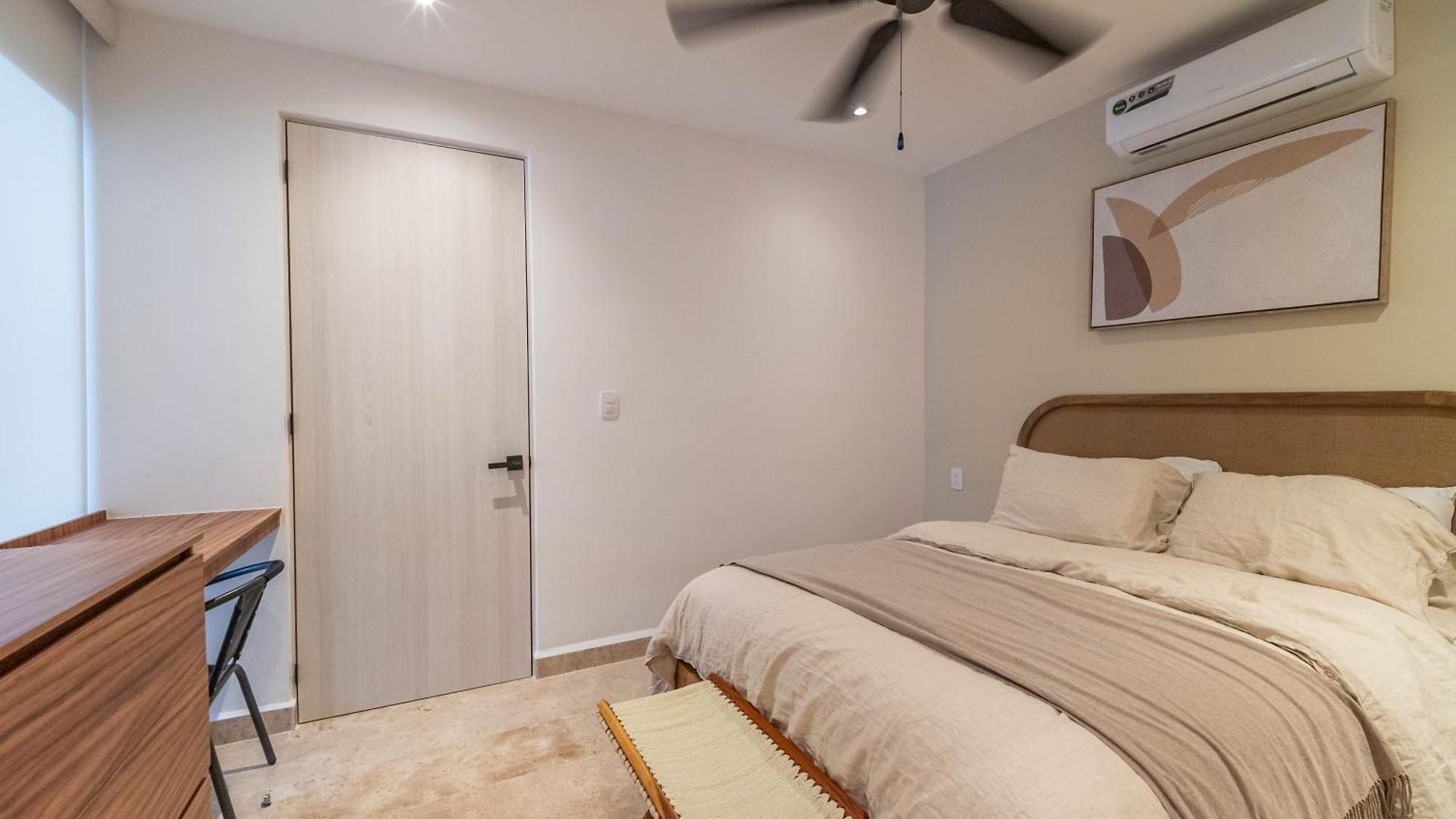 Bright 1 Bd With Balcony Holiday home *