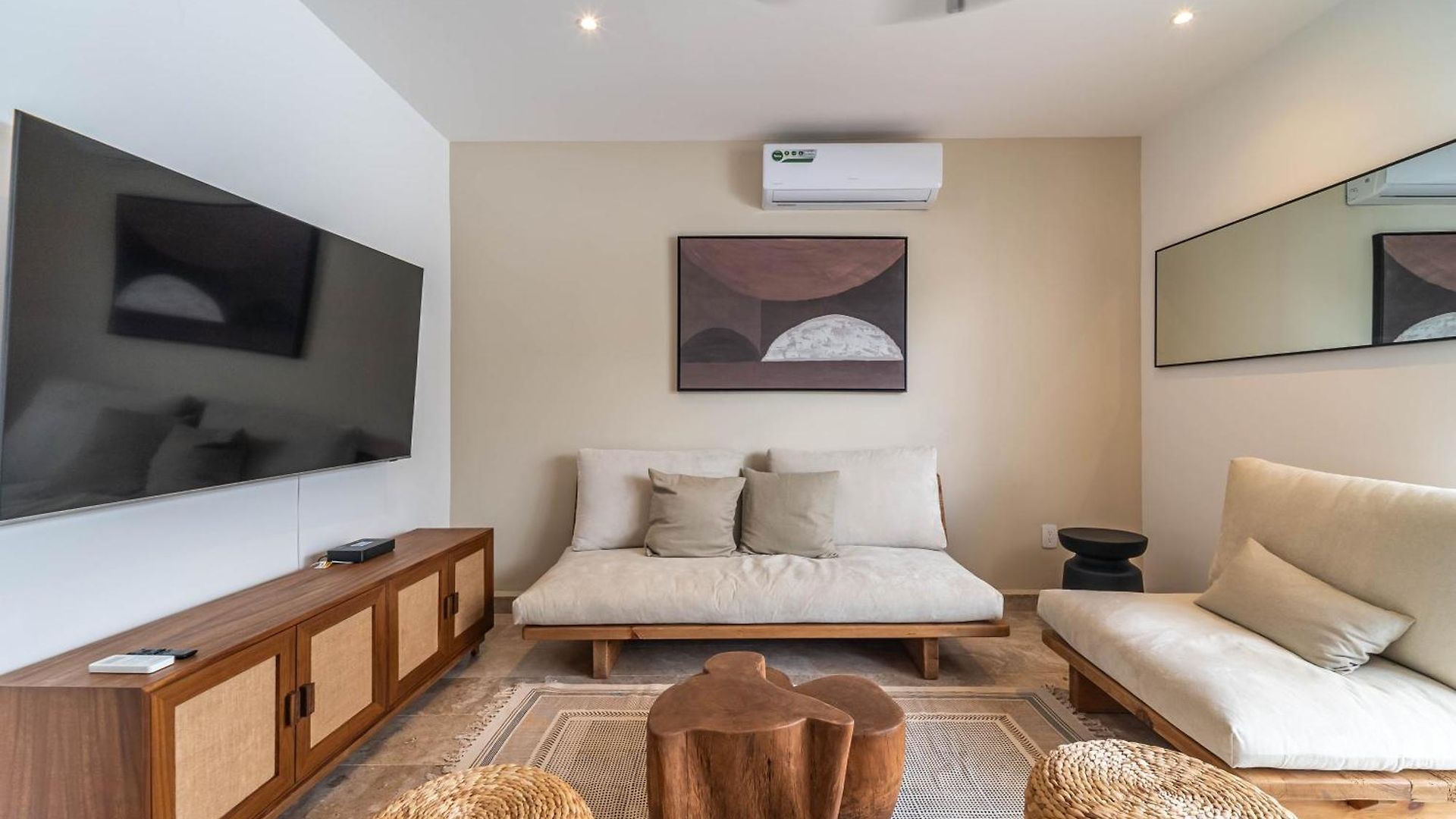 Holiday home Bright 1 Bd With Balcony
