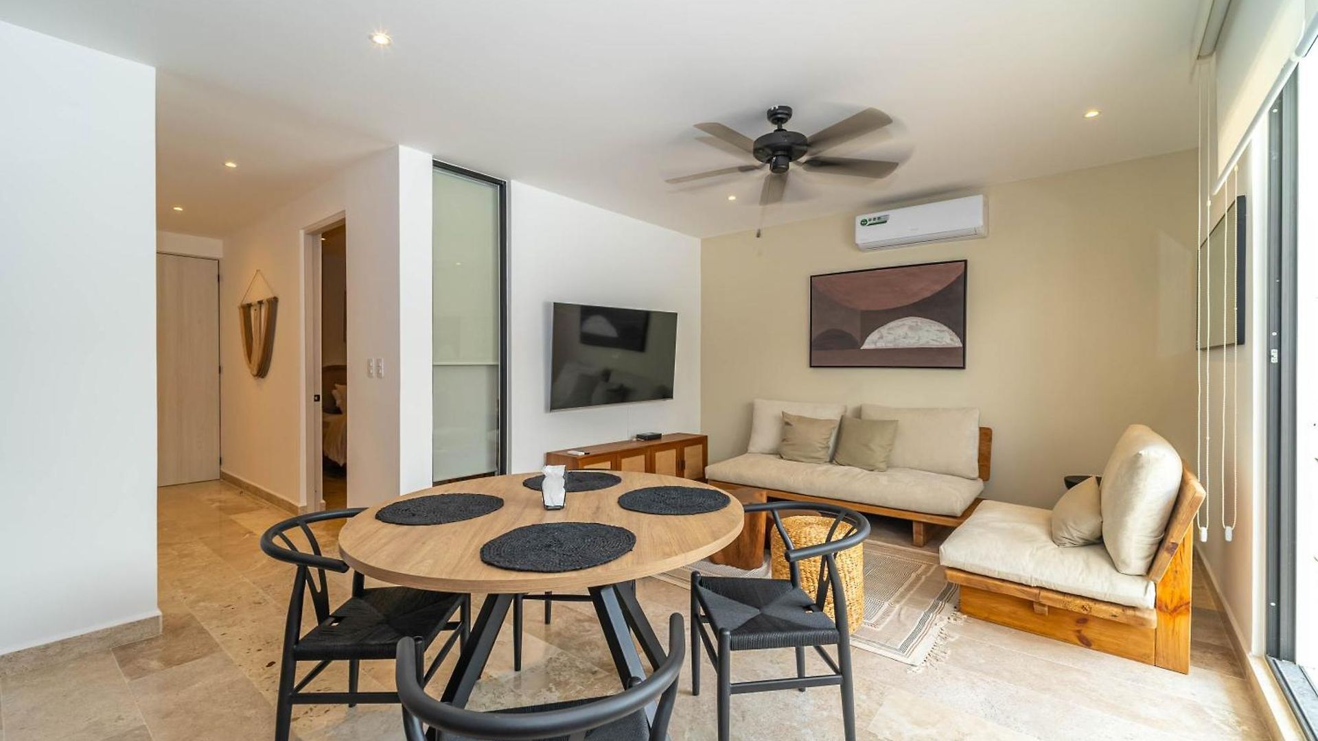 Bright 1 Bd With Balcony *