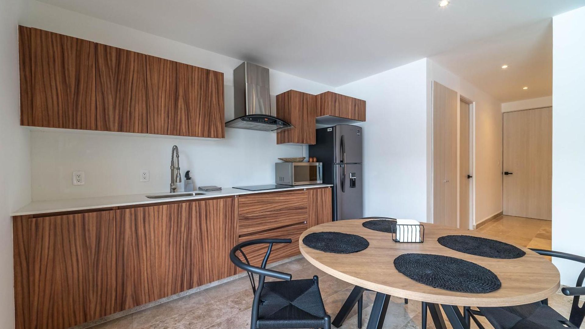 Bright 1 Bd With Balcony Holiday home