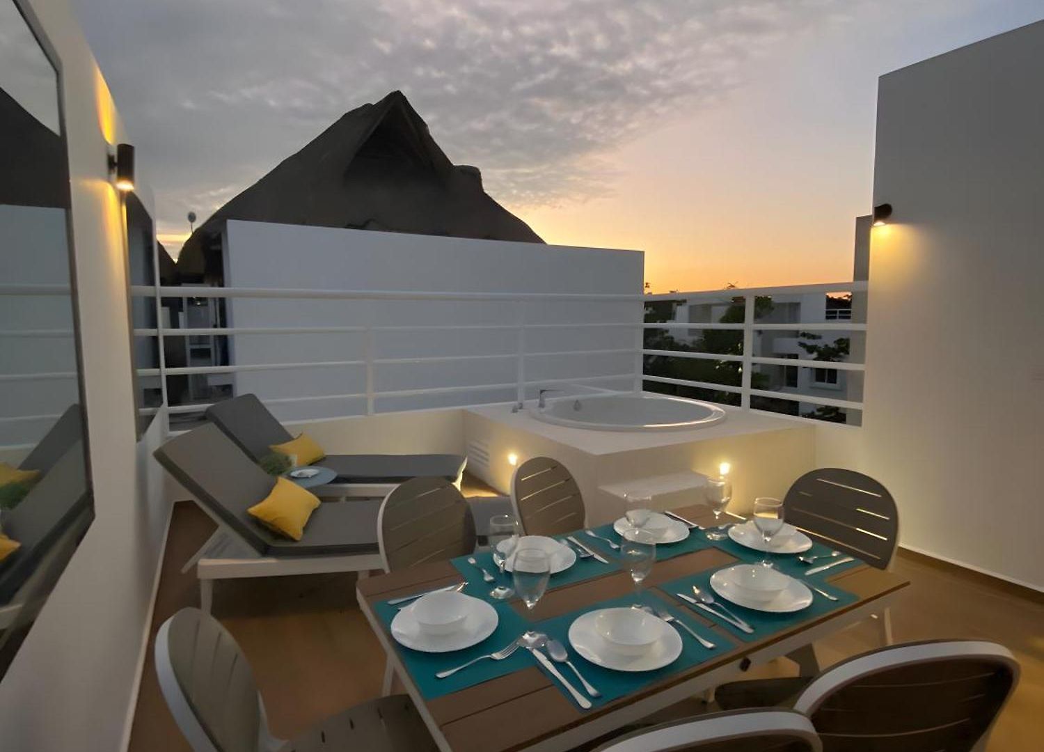 Luxury Penthouse W-jacuzzi In The Heart Of Apartment