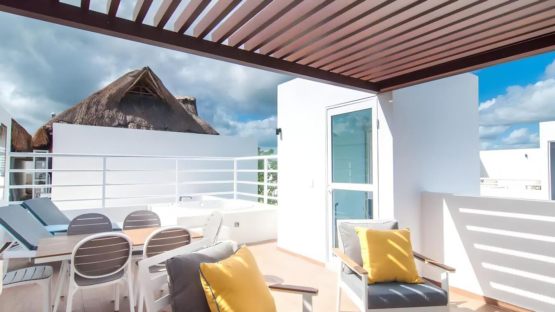Apartment Luxury Penthouse W-jacuzzi In The Heart Of *