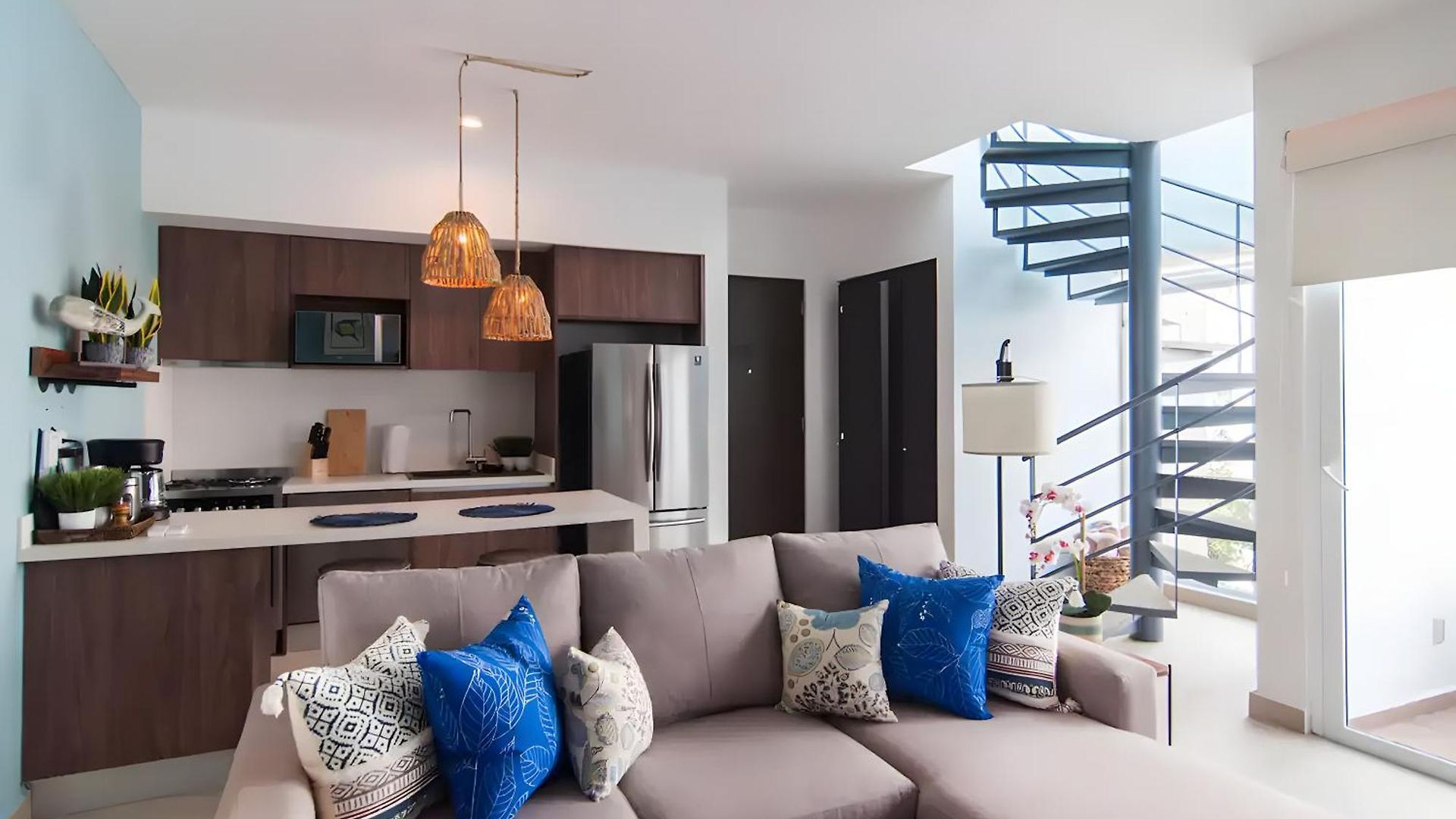 Luxury Penthouse W-jacuzzi In The Heart Of