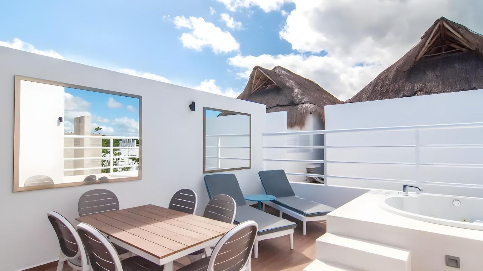 Luxury Penthouse W-jacuzzi In The Heart Of Apartment Tulum