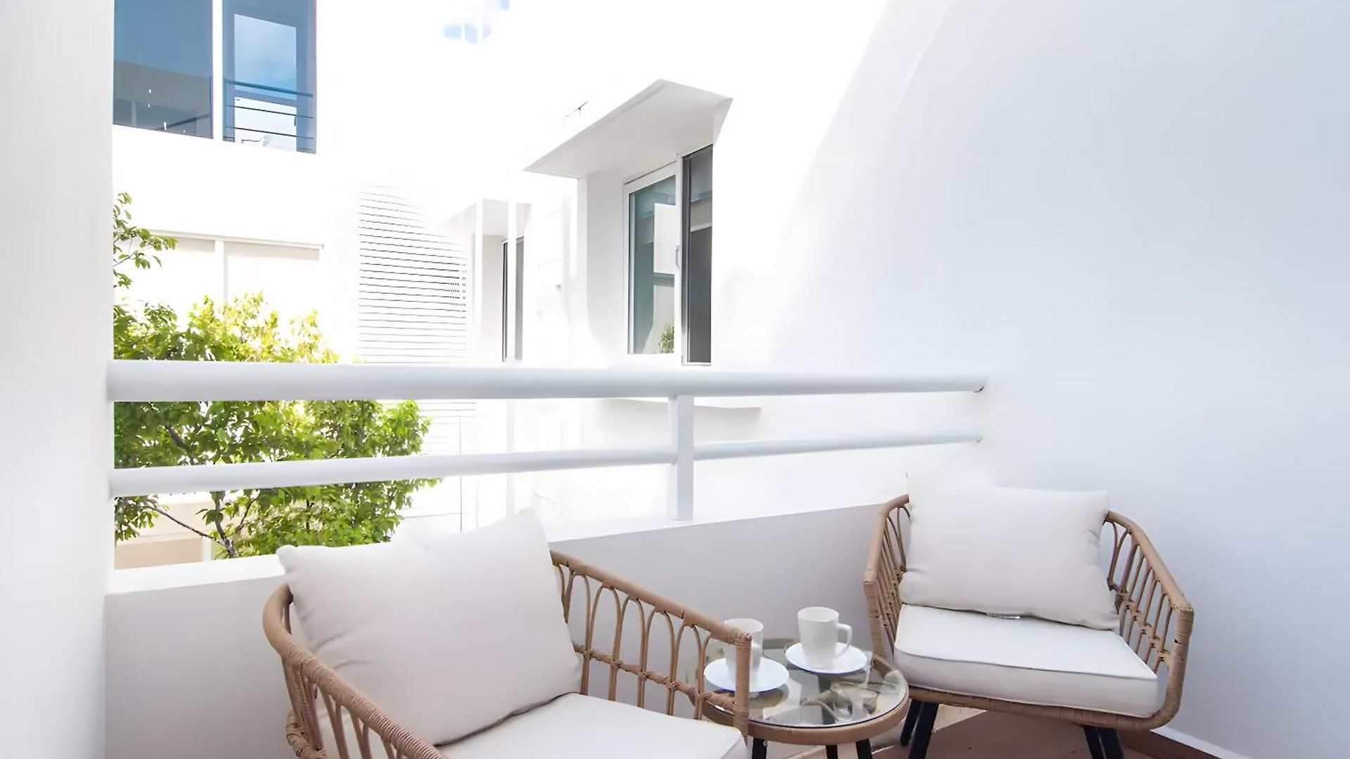 Luxury Penthouse W-jacuzzi In The Heart Of