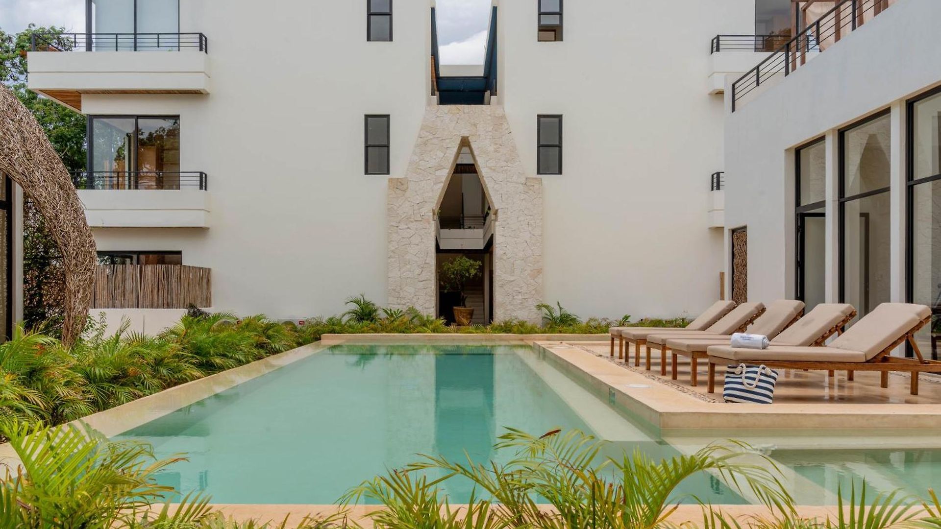 New Luxury With Plunge Pool
