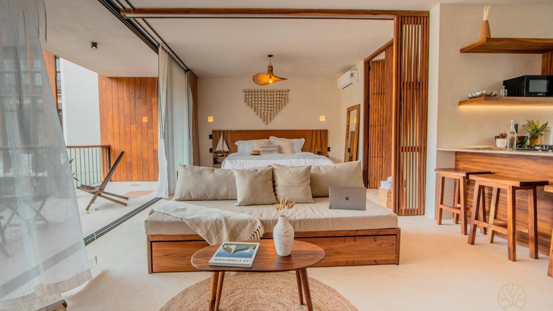 Muunek By Land Boutique 4*