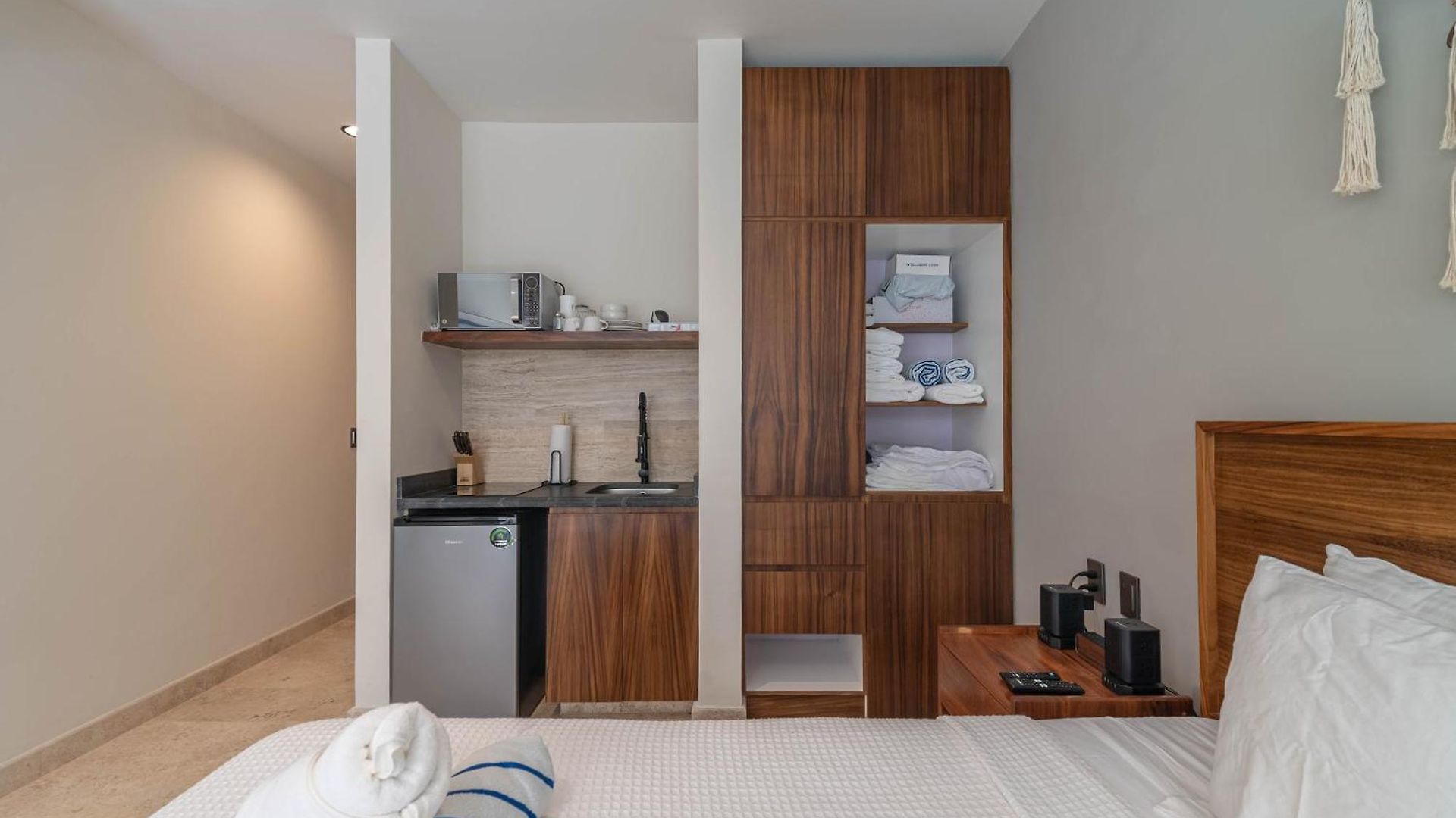 Holiday home King With Rooftop Pool, Sauna, Gym, Parking