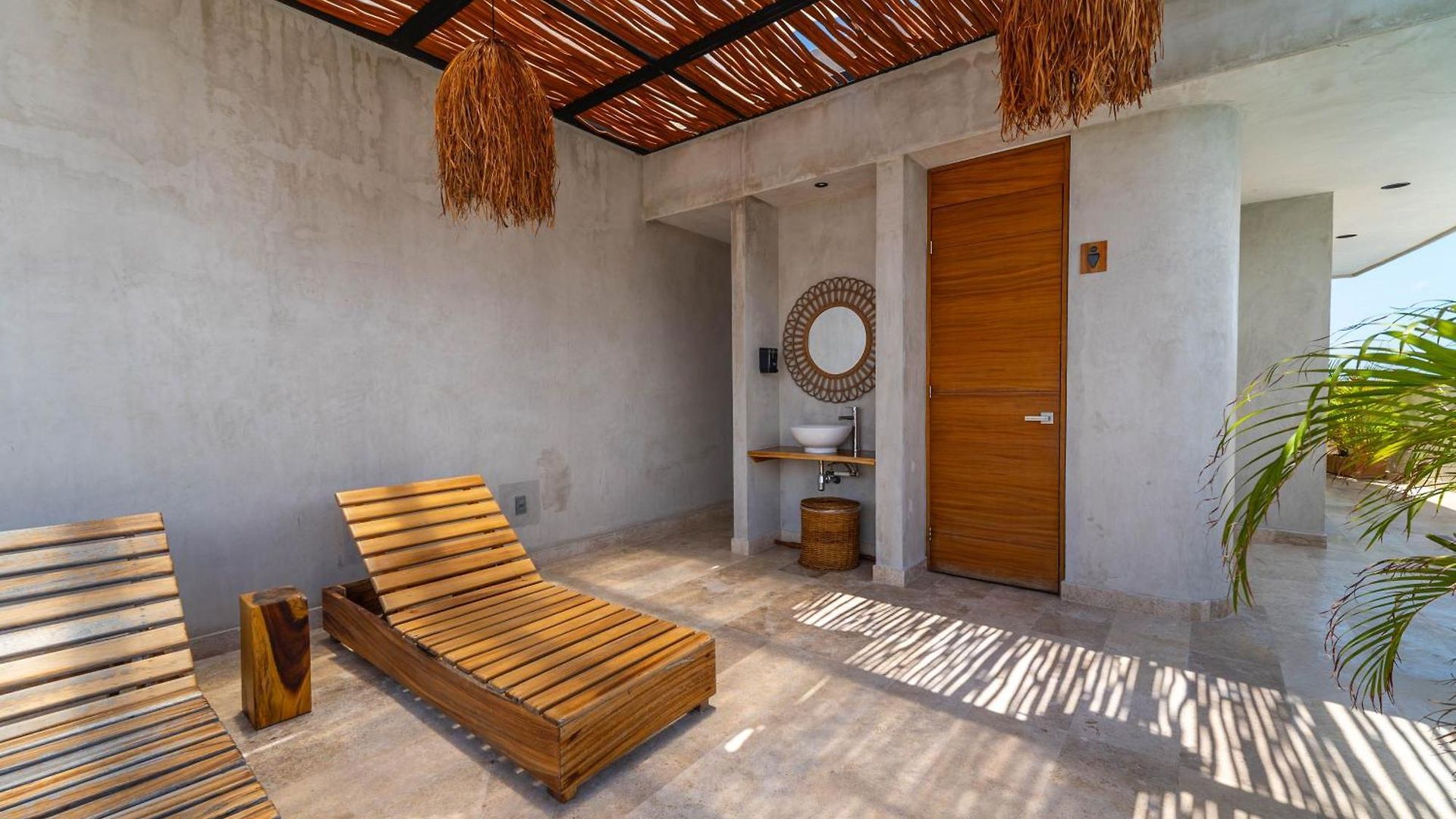 Holiday home King With Rooftop Pool, Sauna, Gym, Parking