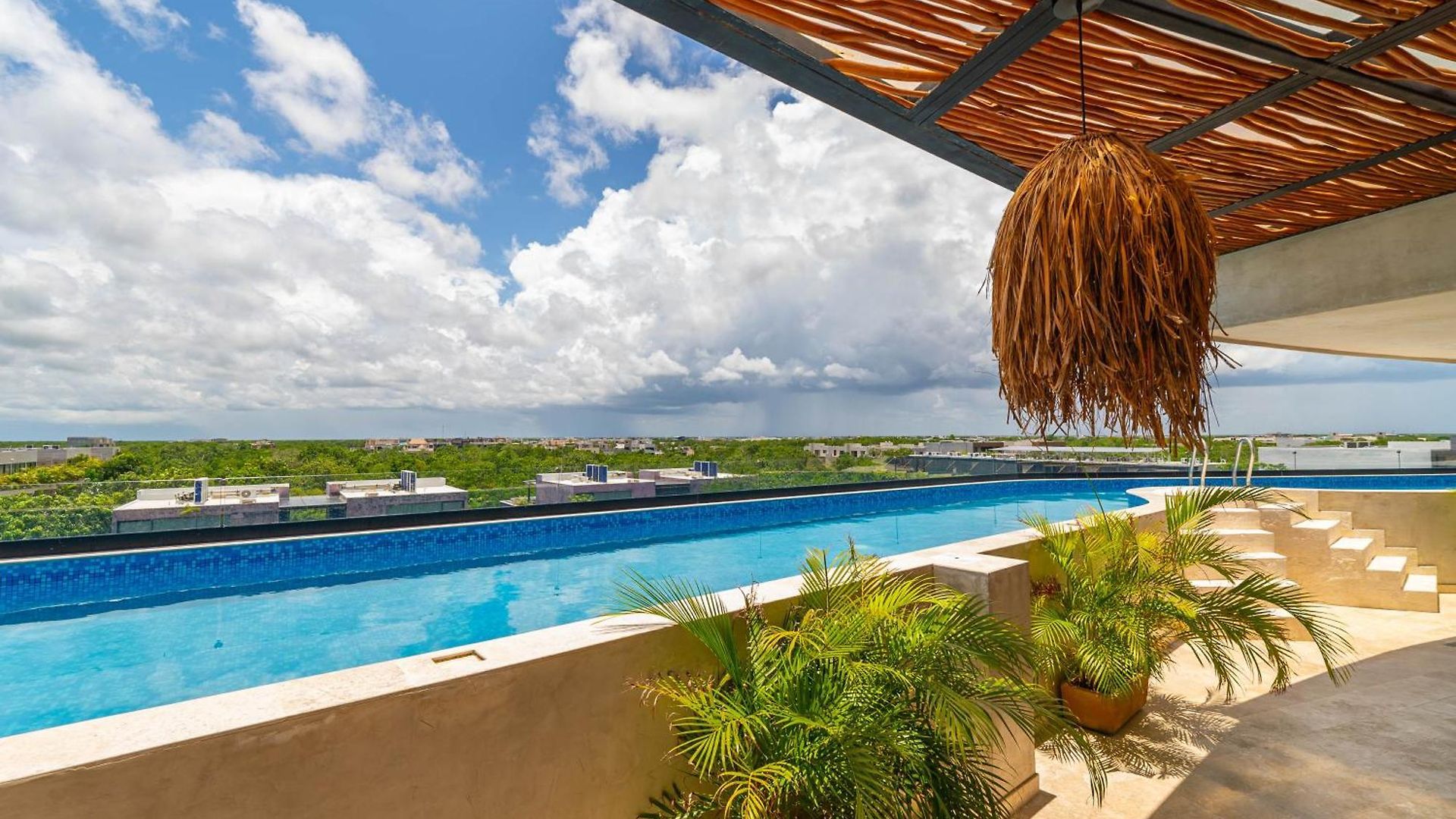 King With Rooftop Pool, Sauna, Gym, Parking Holiday home *