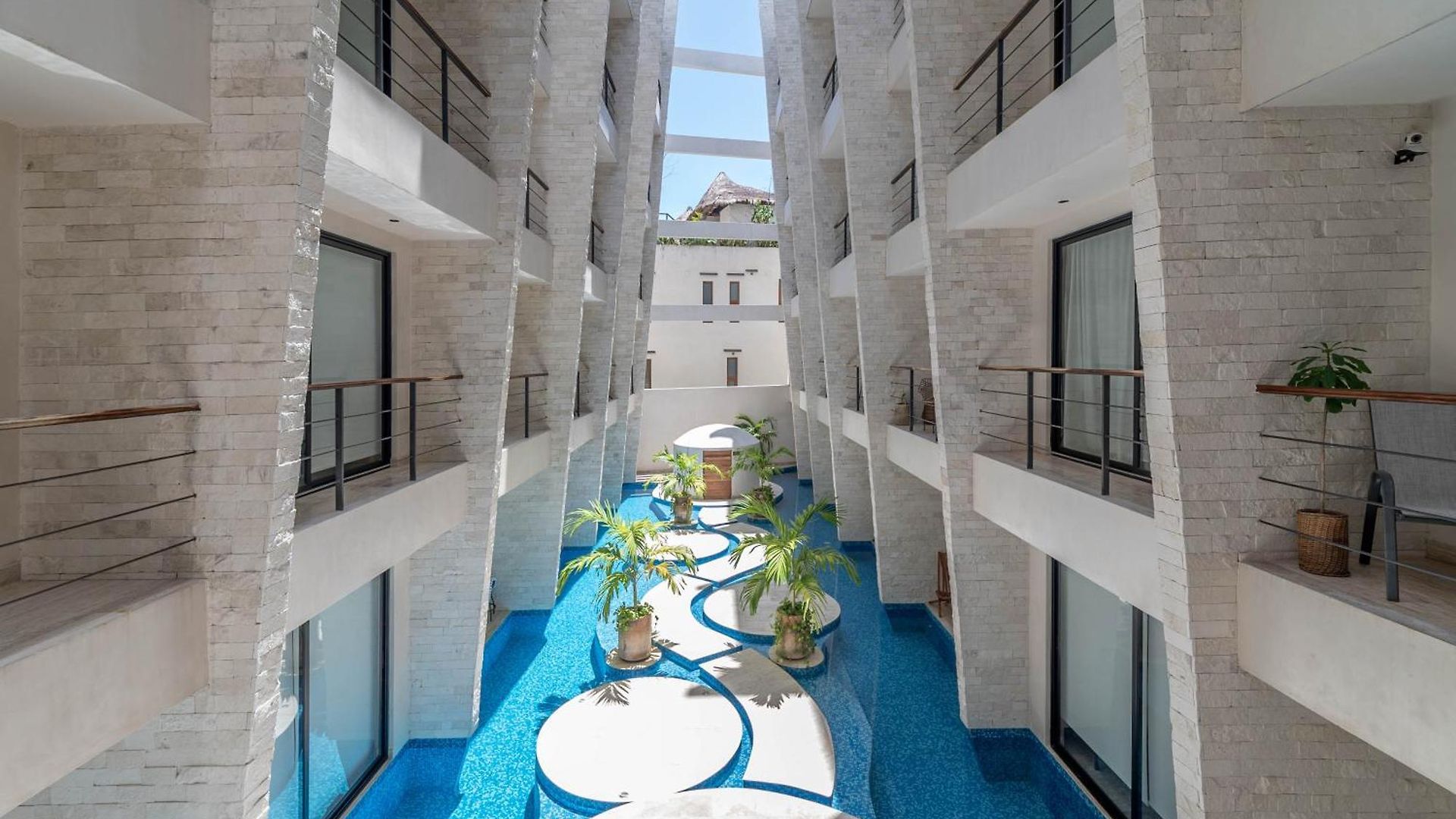 King With Rooftop Pool, Sauna, Gym, Parking Holiday home *