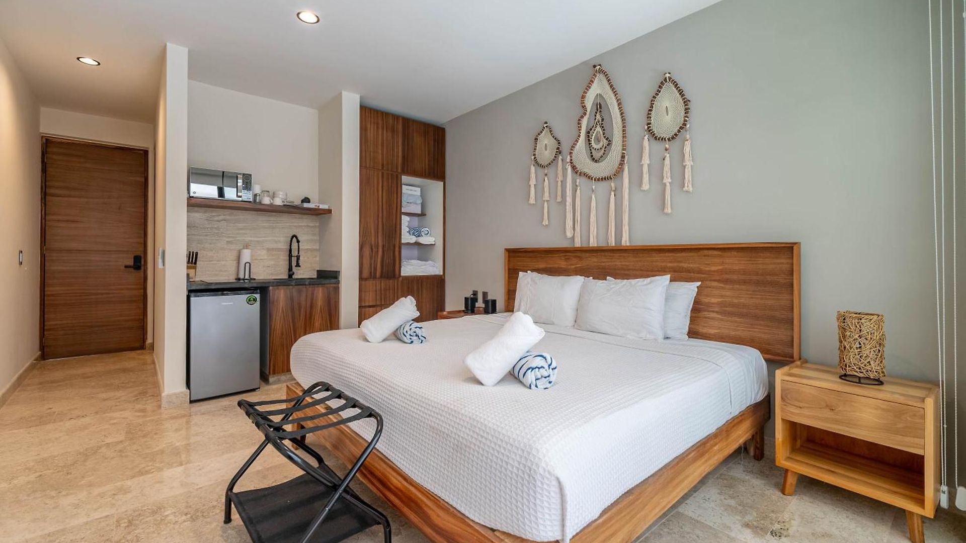 King With Rooftop Pool, Sauna, Gym, Parking * Tulum