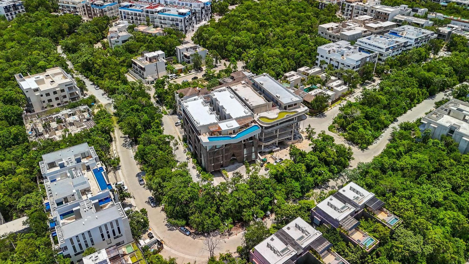 King With Rooftop Pool, Sauna, Gym, Parking * Tulum