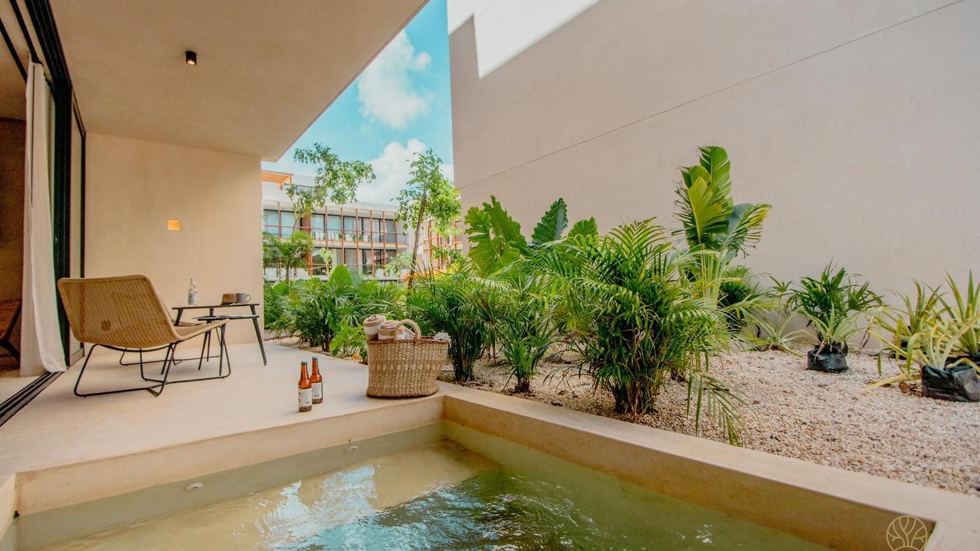 Muunek By Land Boutique Aparthotel