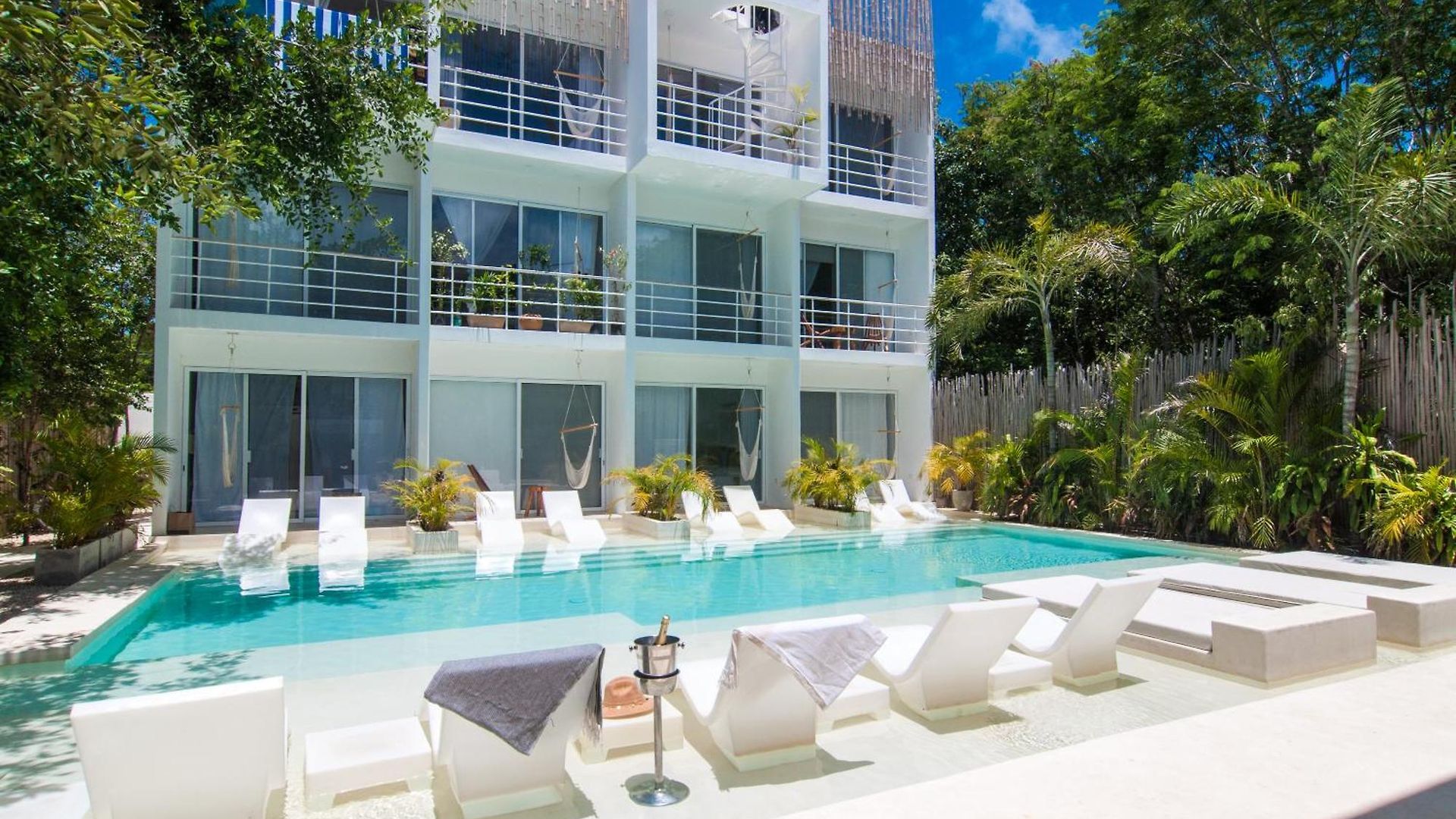 In By Casago * Tulum
