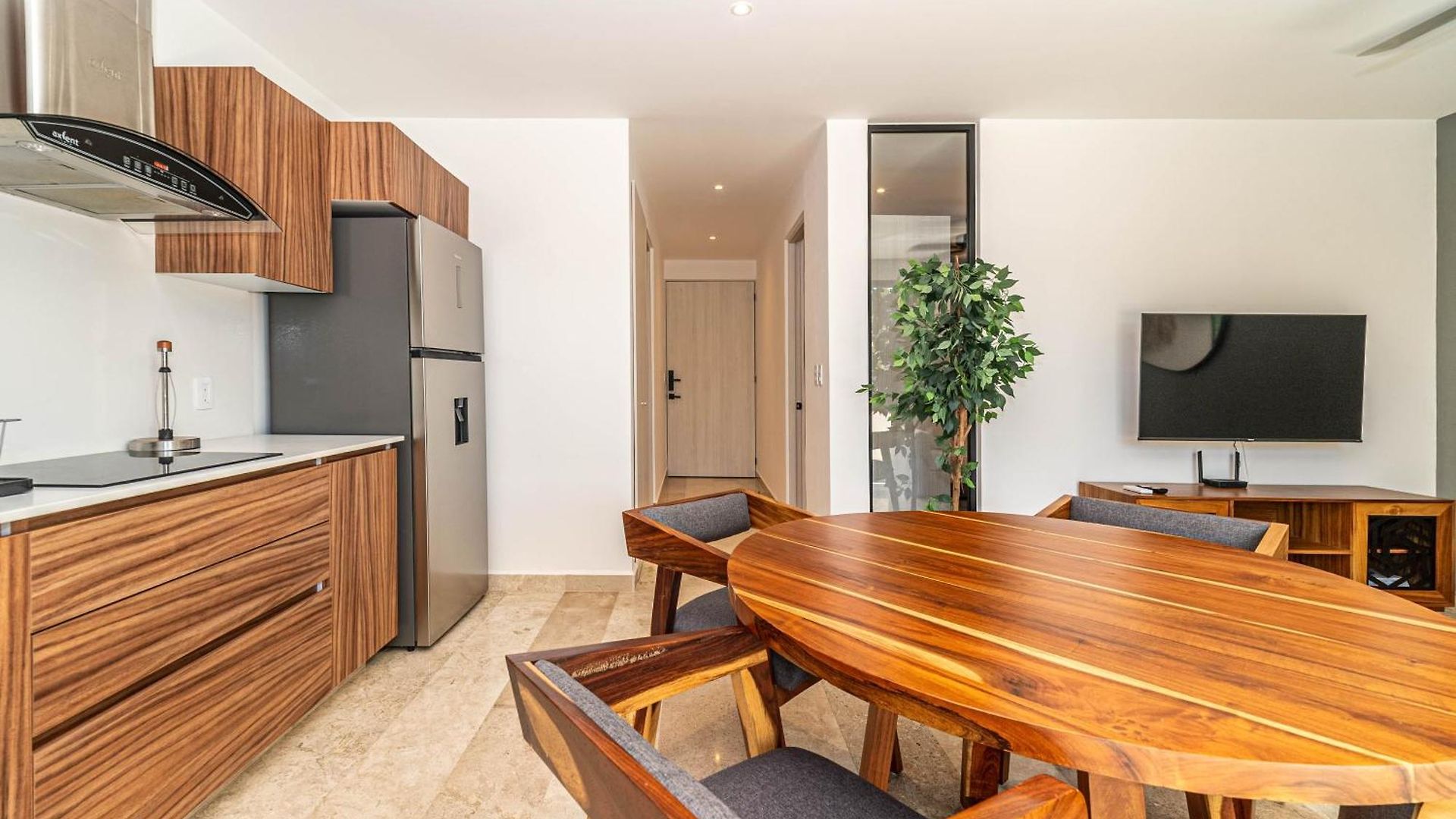 Holiday home 1 Bd With Private Balcony, Rooftop Pool, Gym