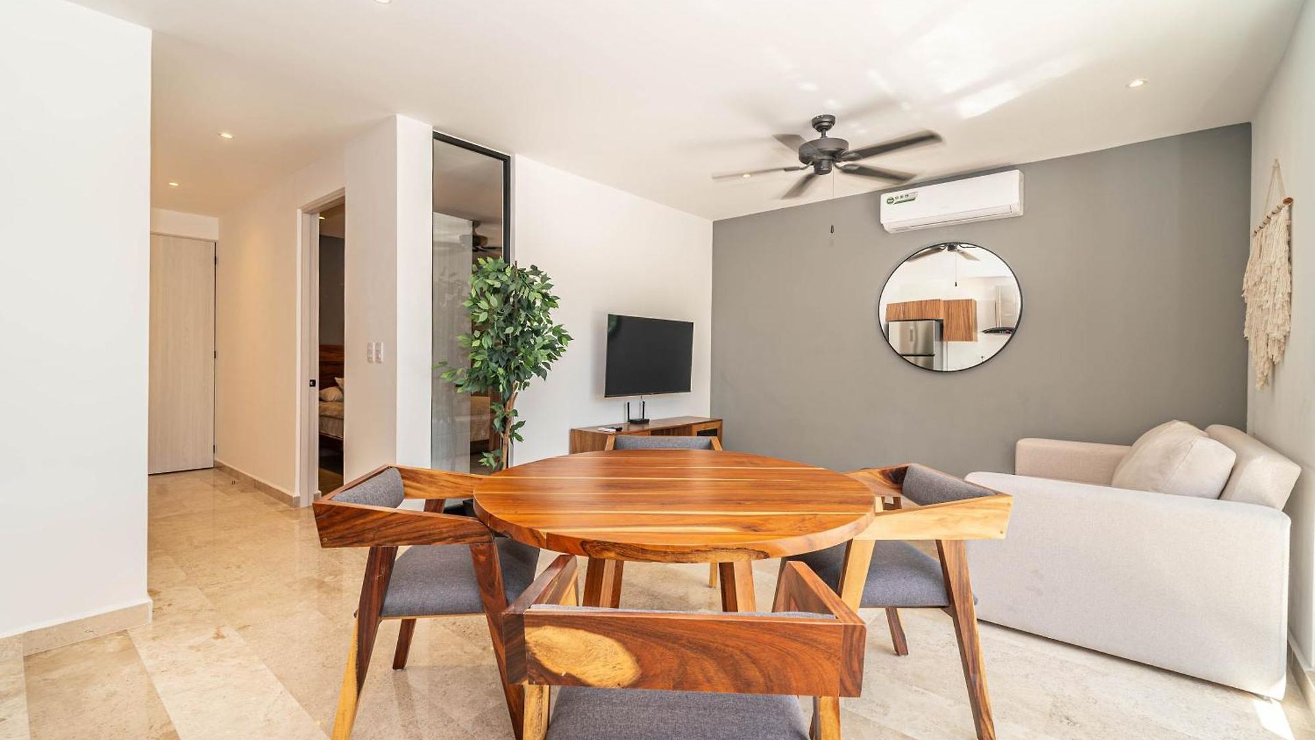 Holiday home 1 Bd With Private Balcony, Rooftop Pool, Gym