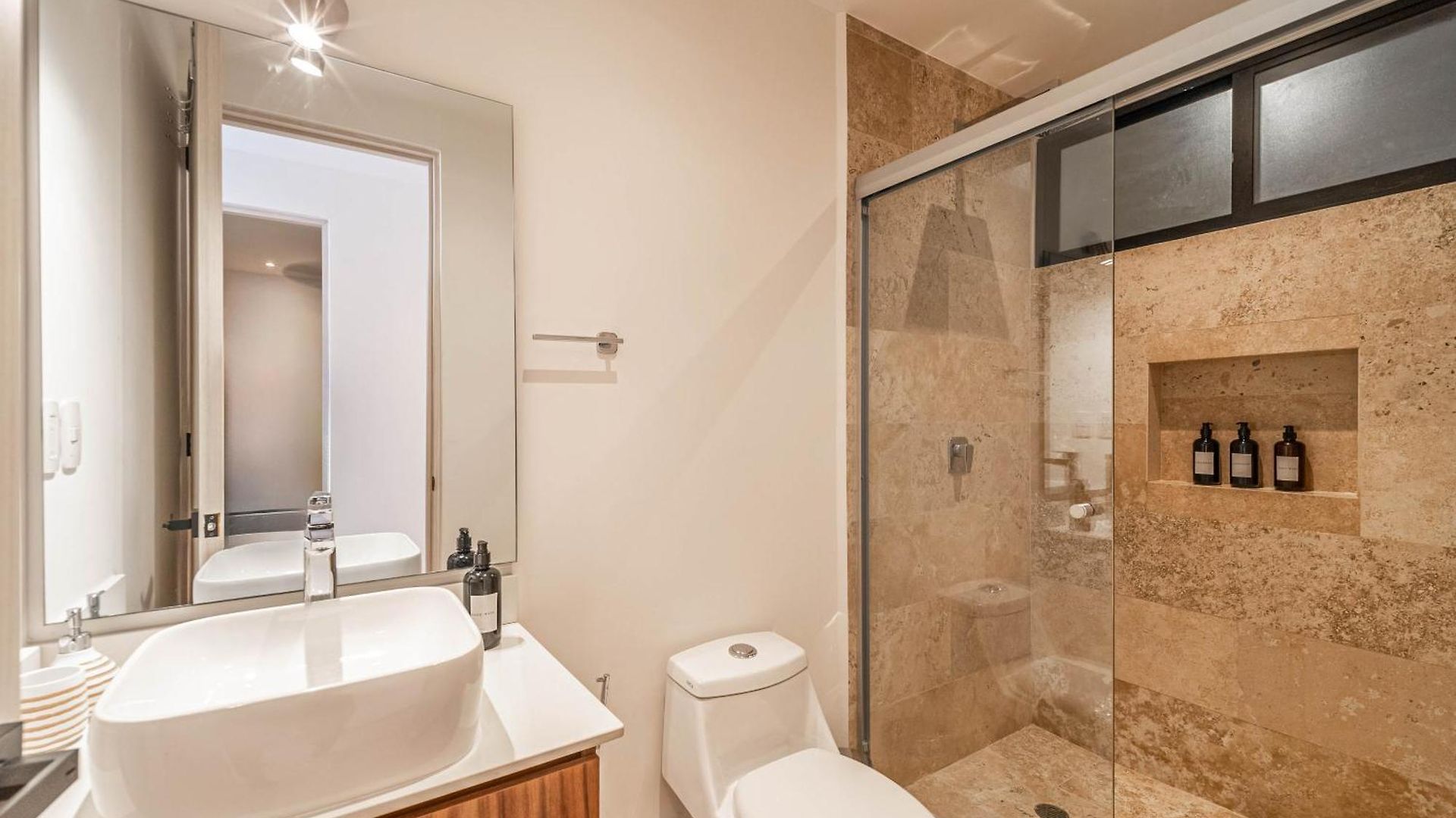Holiday home 1 Bd With Private Balcony, Rooftop Pool, Gym