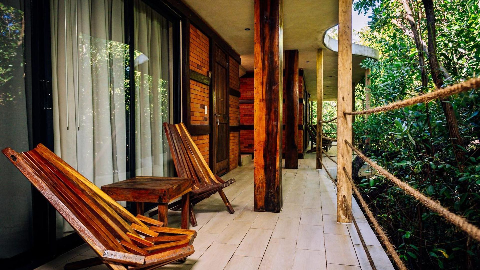 Sunset House 2*