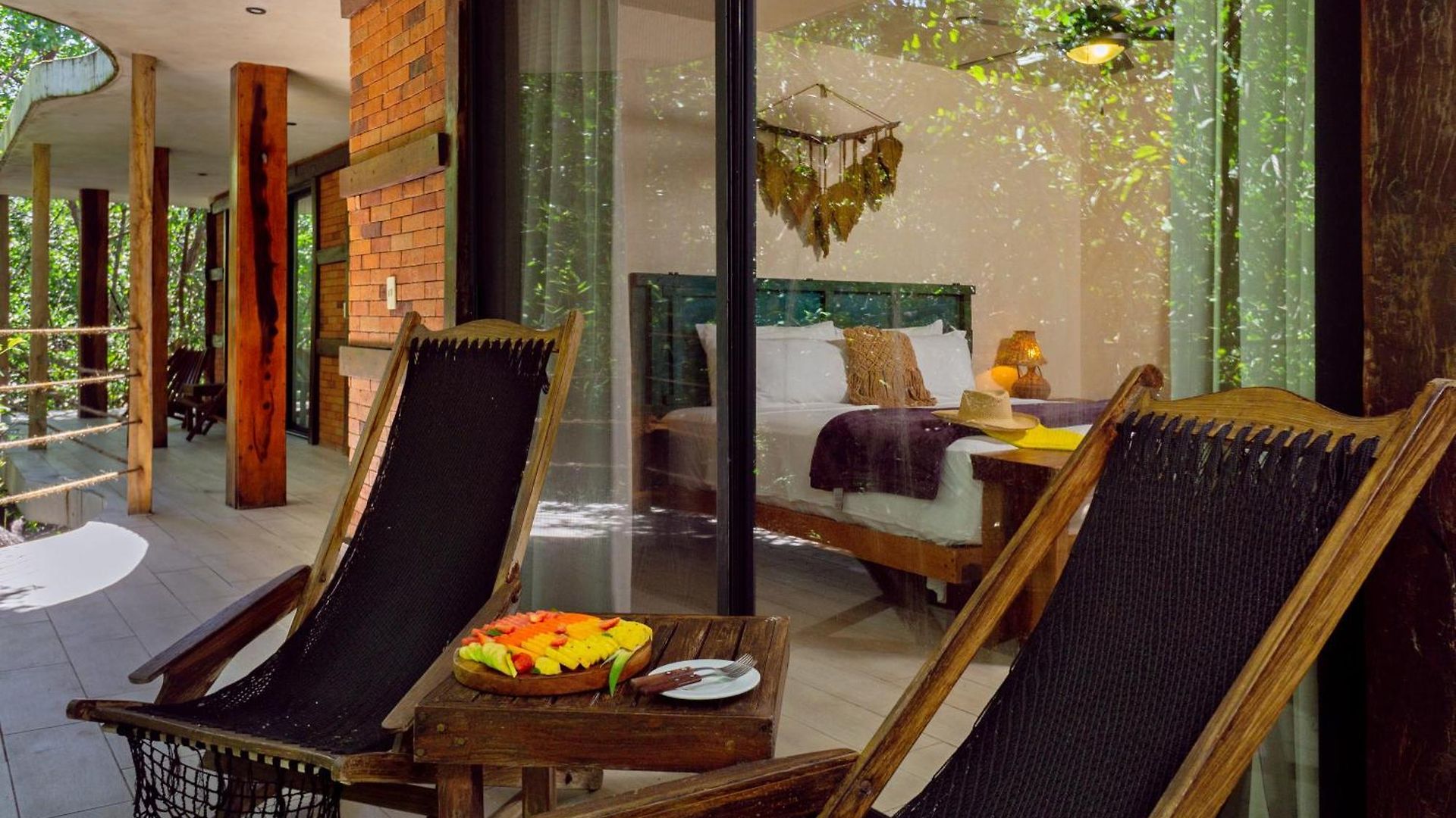 Sunset House Hotel