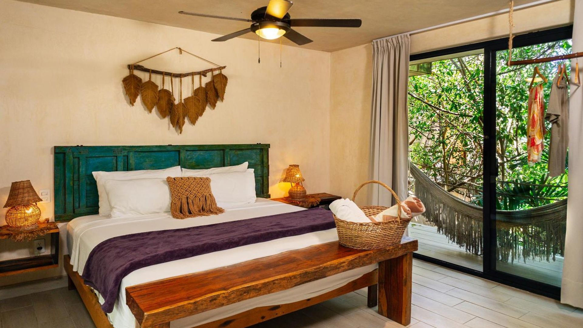 Sunset House Hotel 2*